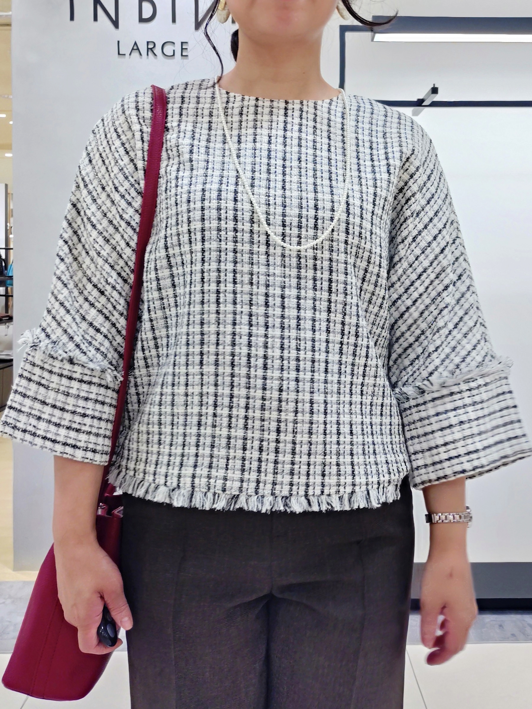TOMOMIさんの「INDIVI｜【UVケア／接触冷感】リネン風チェックストレートパンツ」を使ったコーディネート