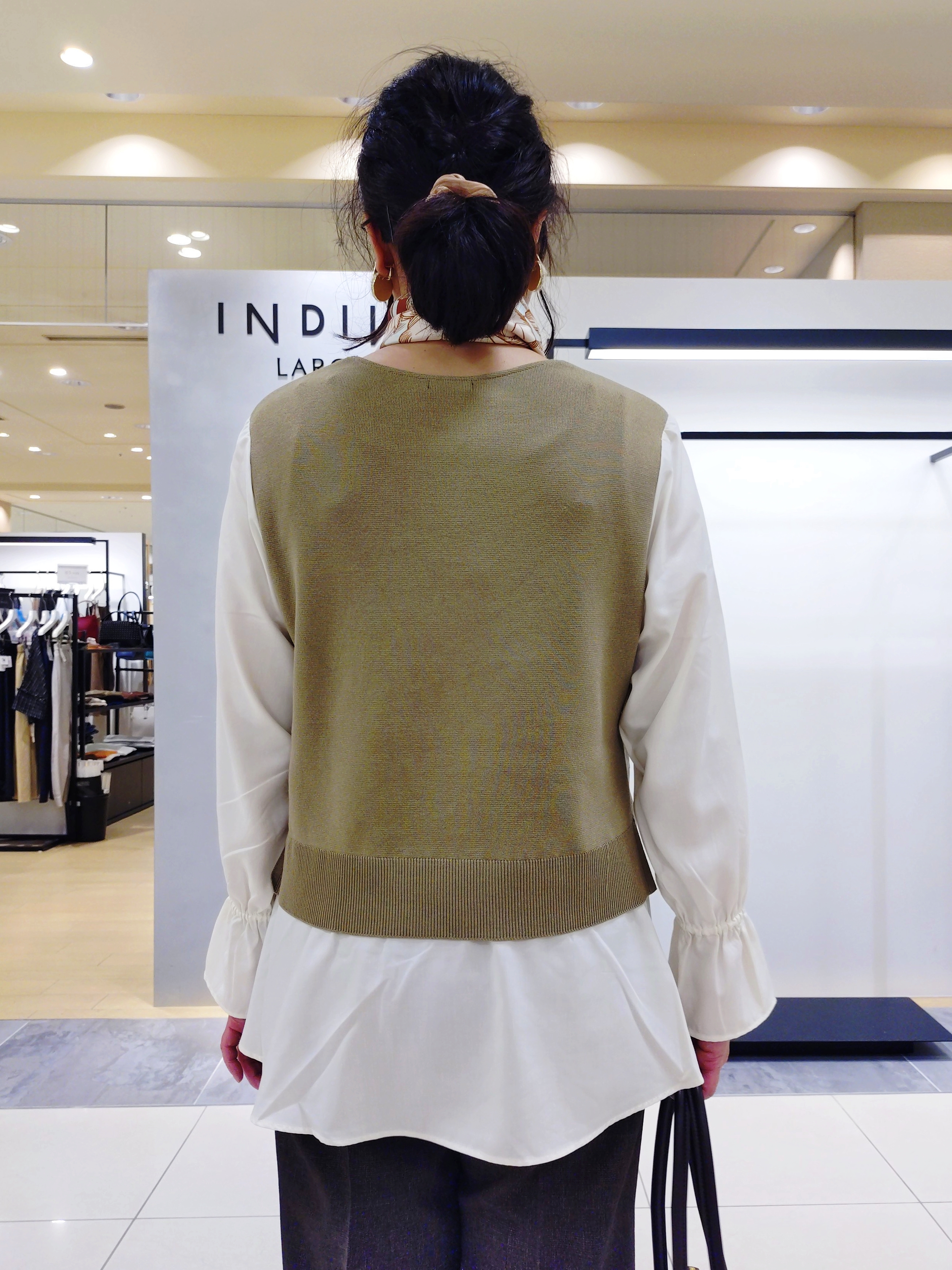 TOMOMIさんの「INDIVI｜【収納力◎／トレンド】スクエアトートバッグ」を使ったコーディネート