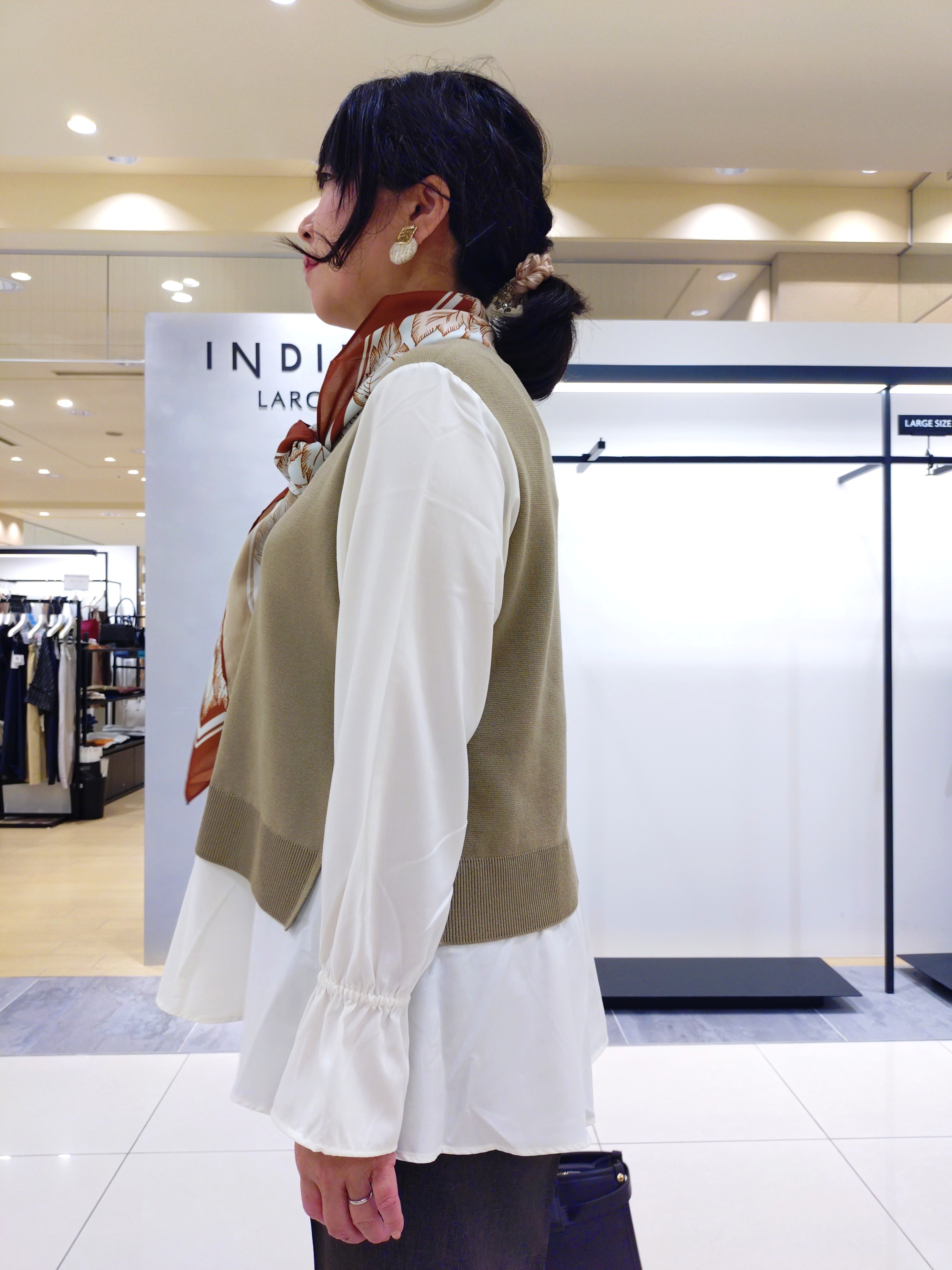 TOMOMIさんの「INDIVI｜【収納力◎／トレンド】スクエアトートバッグ」を使ったコーディネート