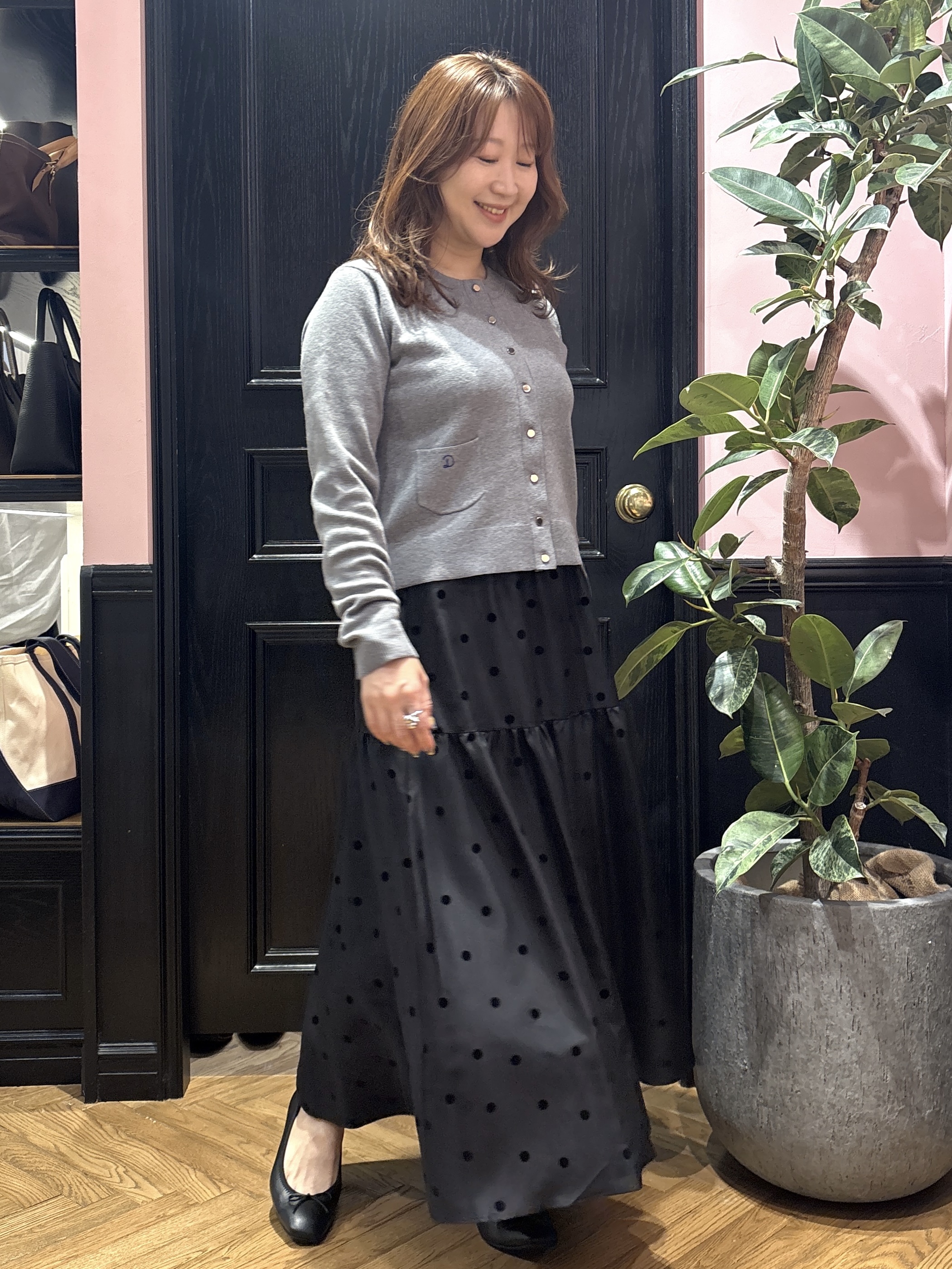 UDOさんの「DRESSTERIOR｜【5色展開/ウォッシャブル】コットンカシミヤカーディガン」を使ったコーディネート