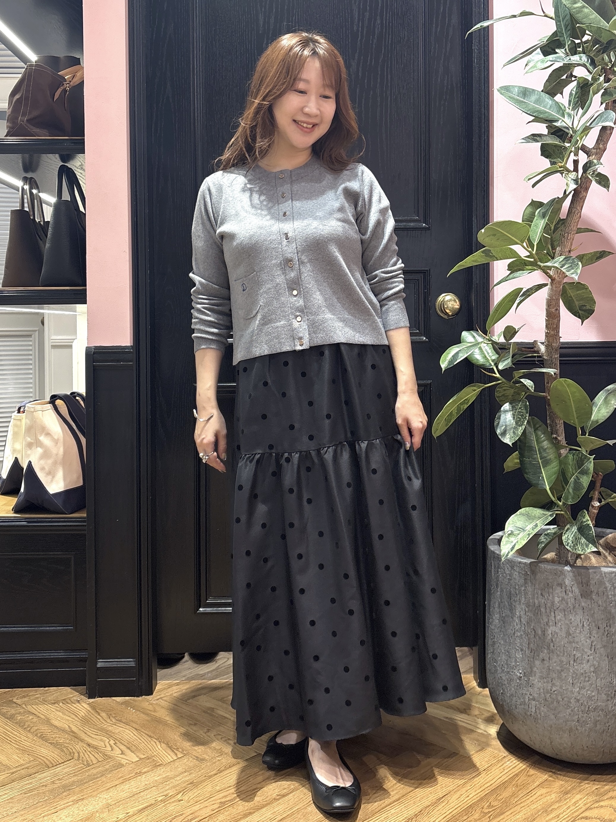 UDOさんの「DRESSTERIOR｜【5色展開/ウォッシャブル】コットンカシミヤカーディガン」を使ったコーディネート
