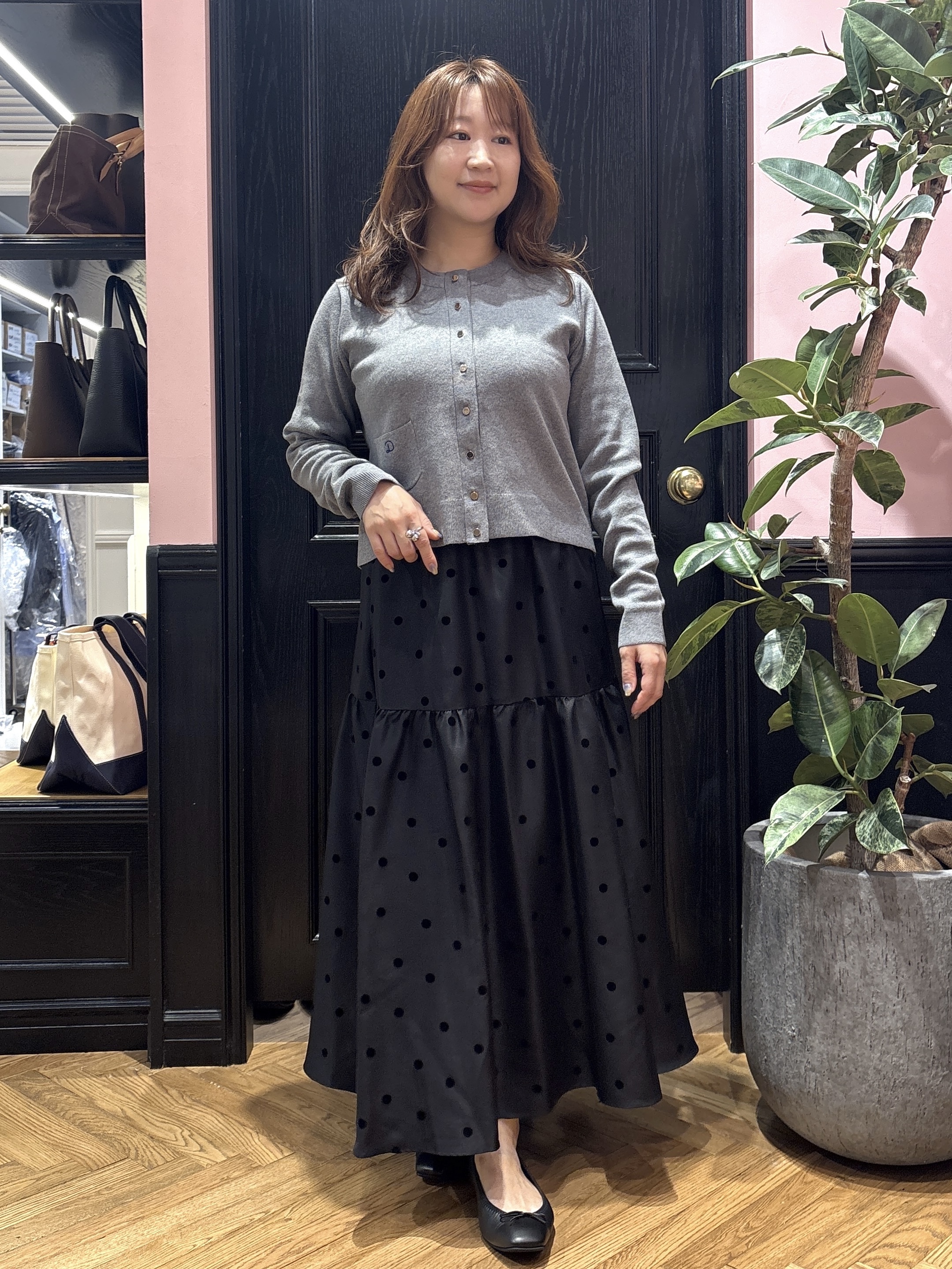 UDOさんの「DRESSTERIOR｜【5色展開/ウォッシャブル】コットンカシミヤカーディガン」を使ったコーディネート