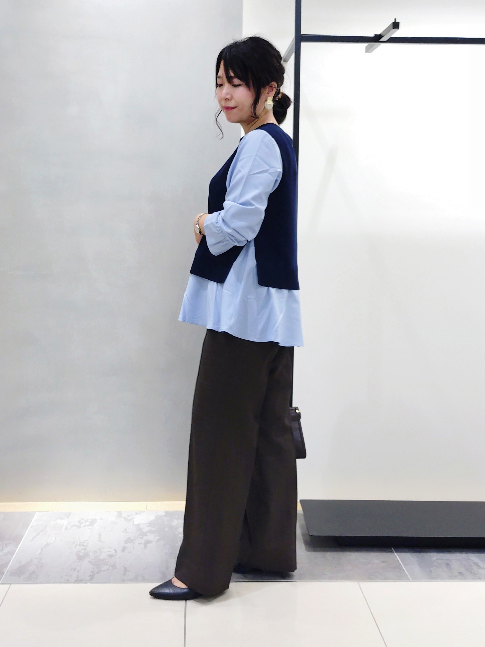 TOMOMIさんの「INDIVI｜【UVケア／接触冷感】リネン風チェックストレートパンツ」を使ったコーディネート