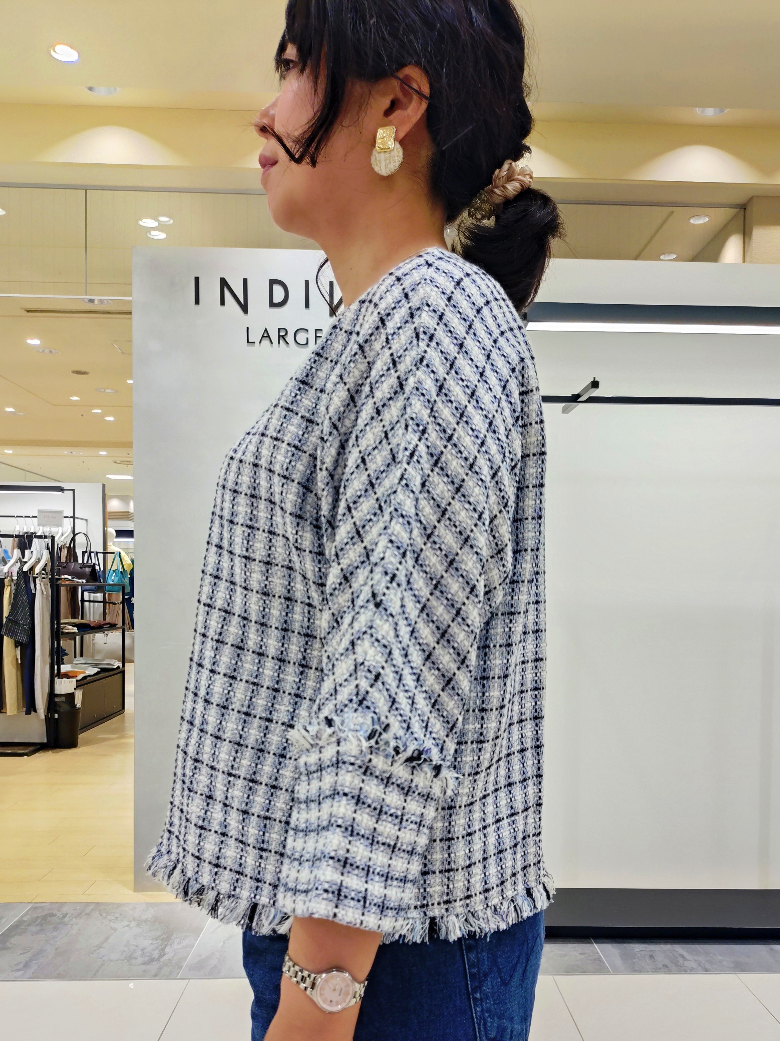 TOMOMIさんの「INDIVI｜【新作登場！】カーブシルエットデニム」を使ったコーディネート