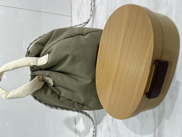 ゆきのさんの「212 KITCHEN STORE｜ロープ巾着ランチバッグ GY ＜212Kオリジナル＞」を使ったコーディネート