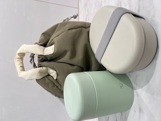 ゆきのさんの「212 KITCHEN STORE｜ロープ巾着ランチバッグ GY ＜212Kオリジナル＞」を使ったコーディネート