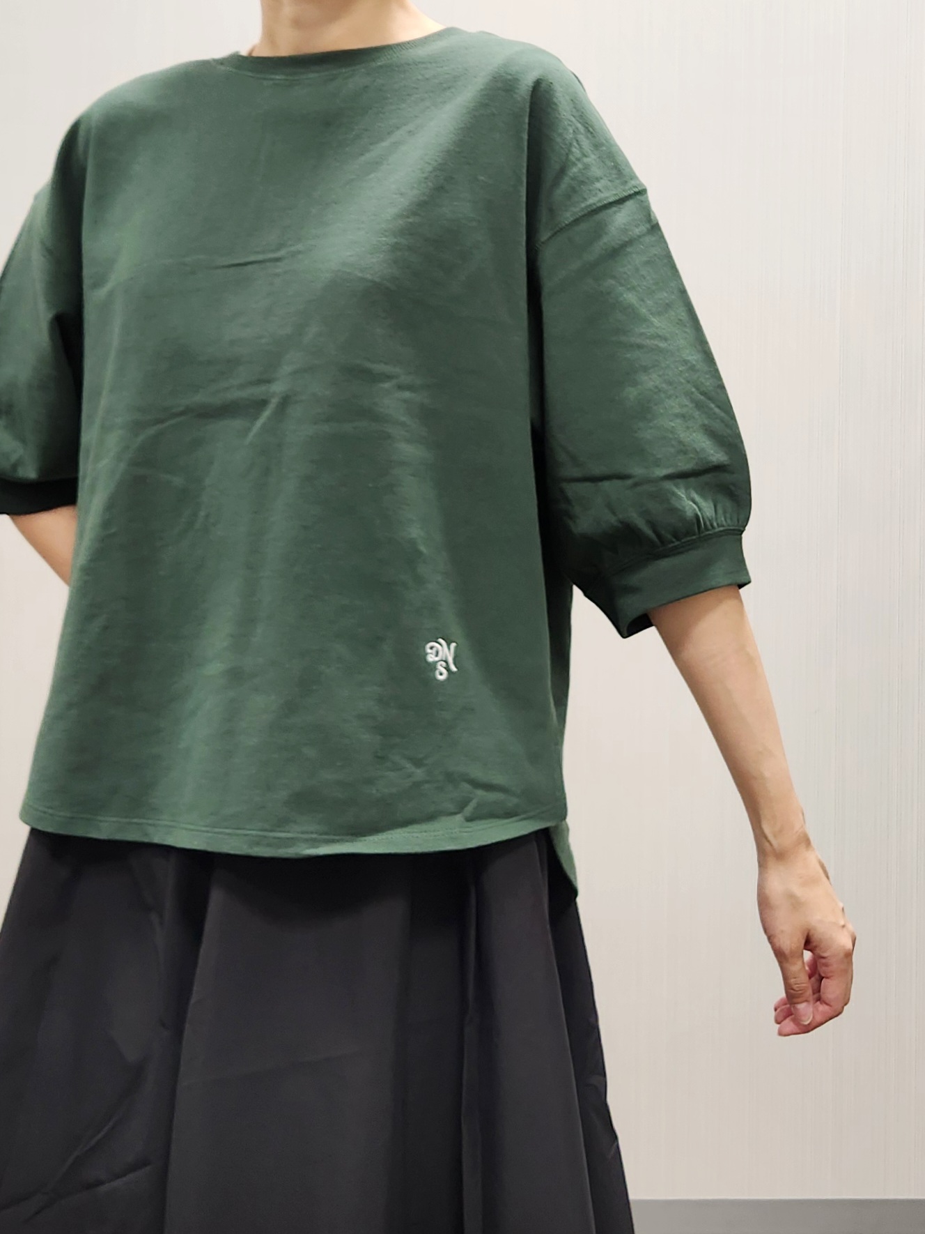 naraさんの「Dessin｜バックヘンリーカットソー5分袖」を使ったコーディネート