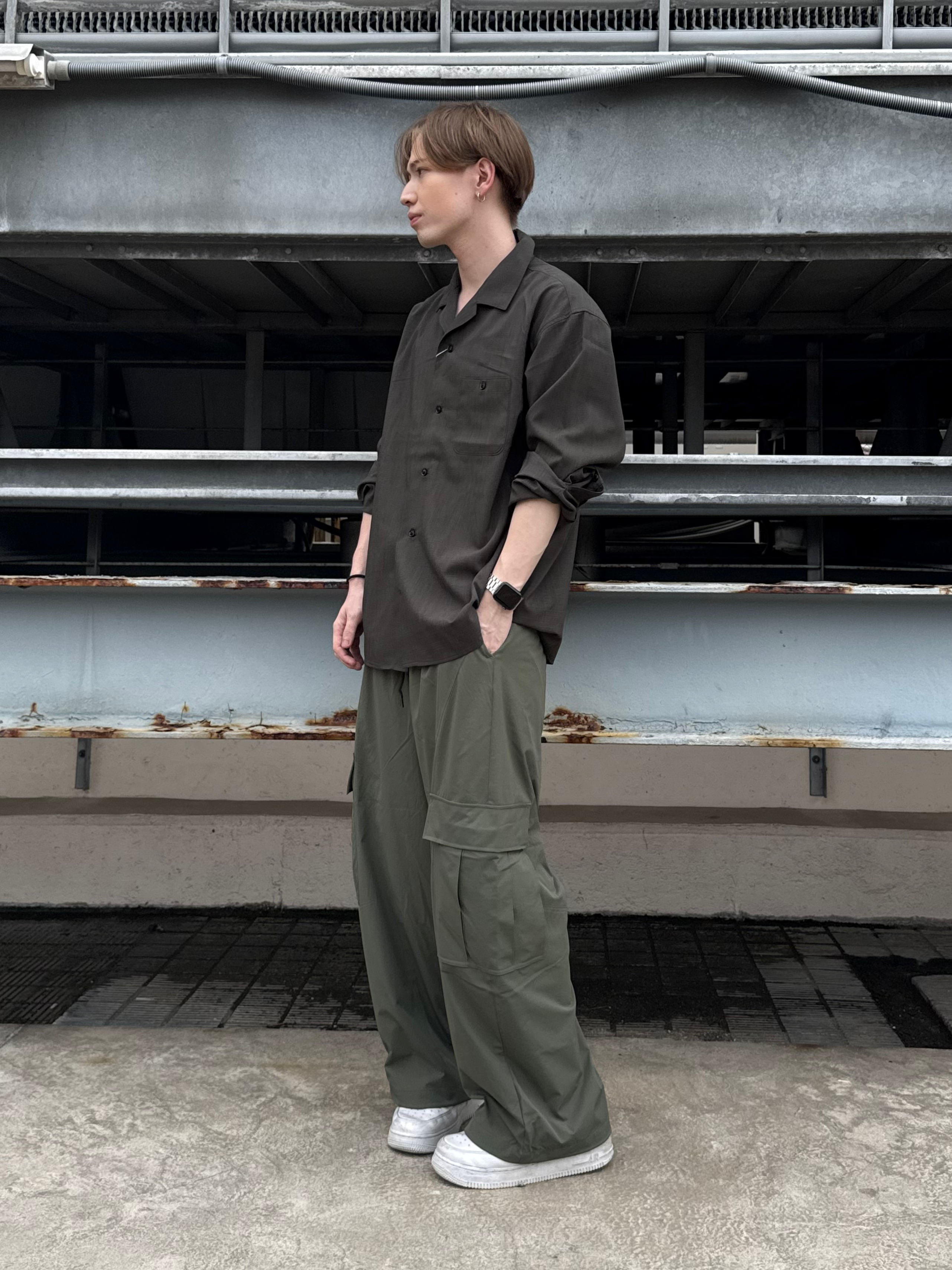 カネダさんの「tk.TAKEO KIKUCHI｜カッティングカーゴパンツ」を使ったコーディネート