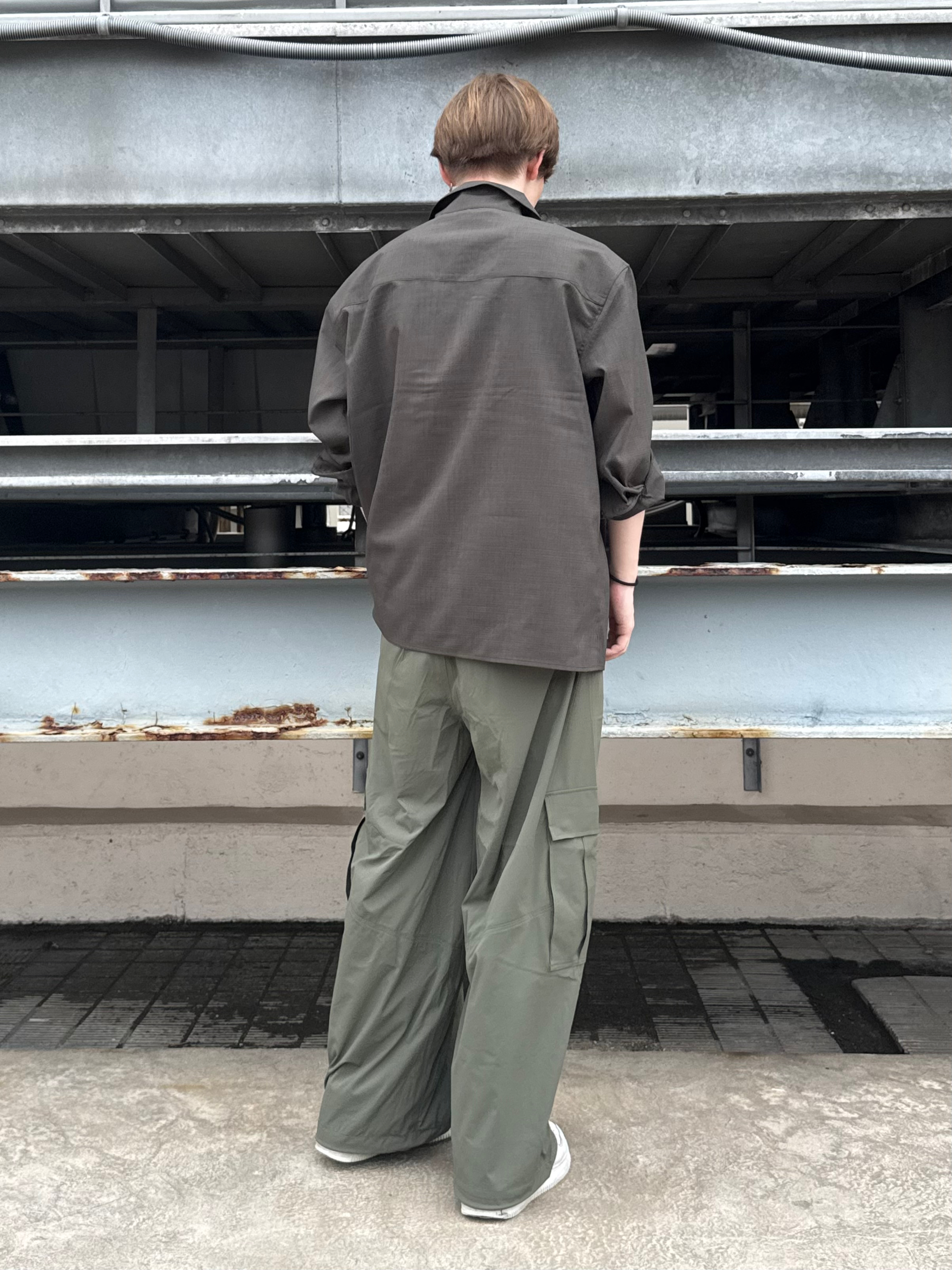 カネダさんの「tk.TAKEO KIKUCHI｜カッティングカーゴパンツ」を使ったコーディネート