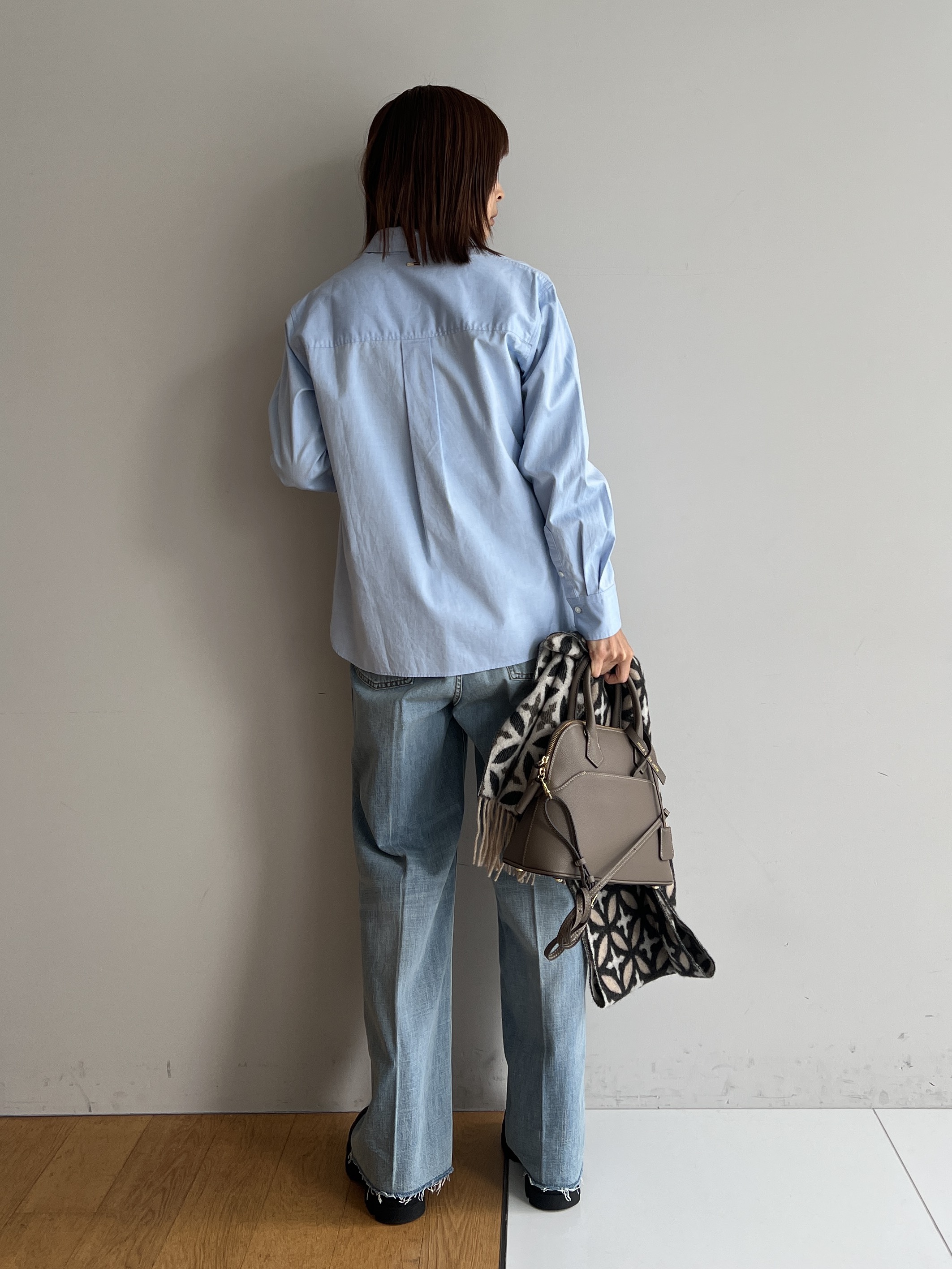 misaさんの「DRESSTERIOR｜◆mica della valle（ミカデラヴァッレ）Katia ハンドバッグ」を使ったコーディネート