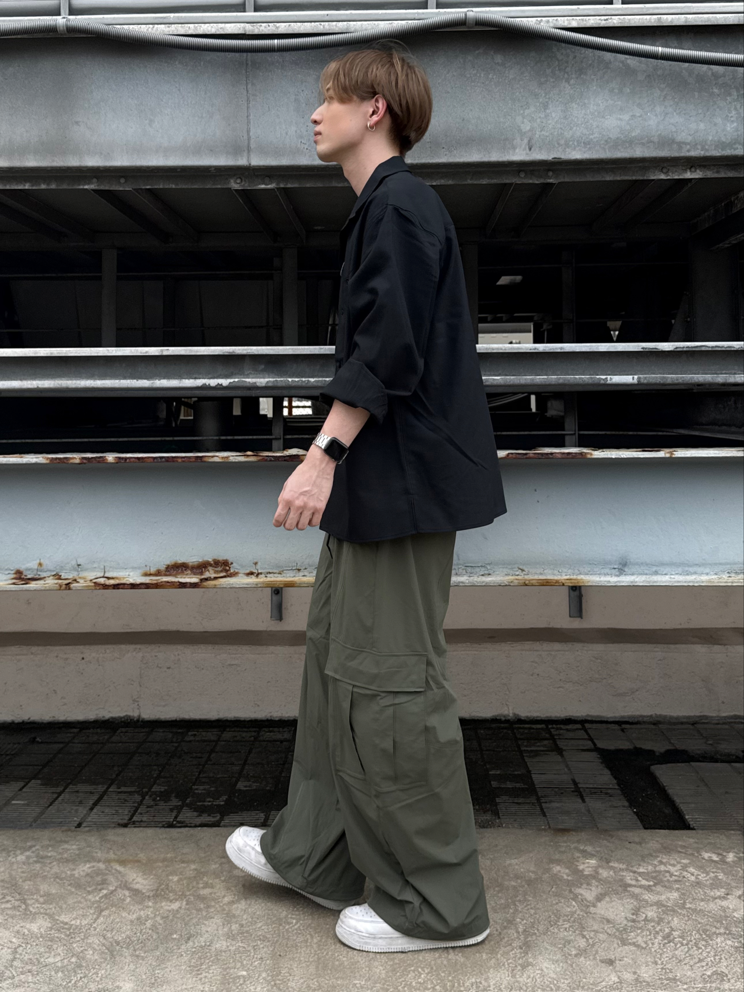 カネダさんの「tk.TAKEO KIKUCHI｜カッティングカーゴパンツ」を使ったコーディネート
