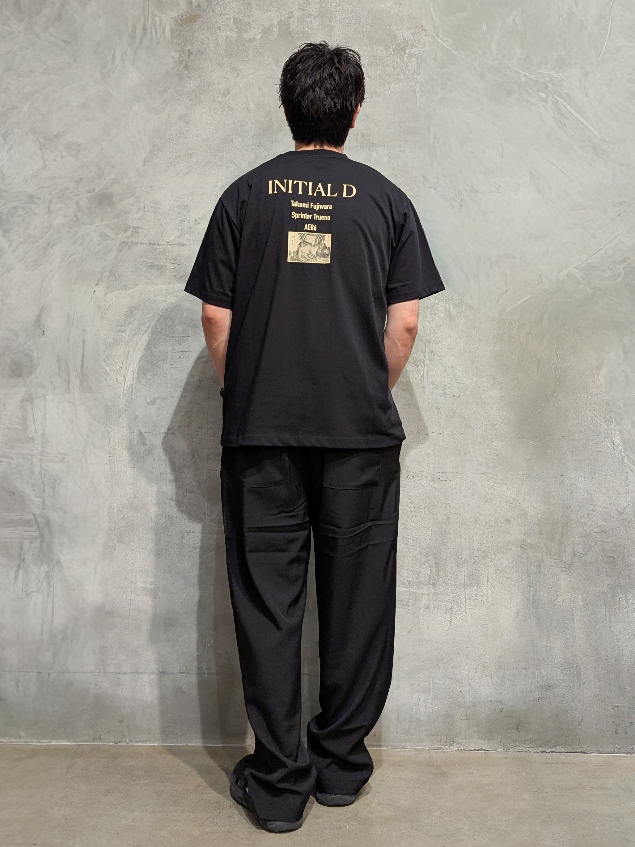 daiさんの「THE SHOP TK｜頭文字D 別注 『フジワラ』 グラフィック半袖Tシャツ ステッカー＆チャーム付き」を使ったコーディネート