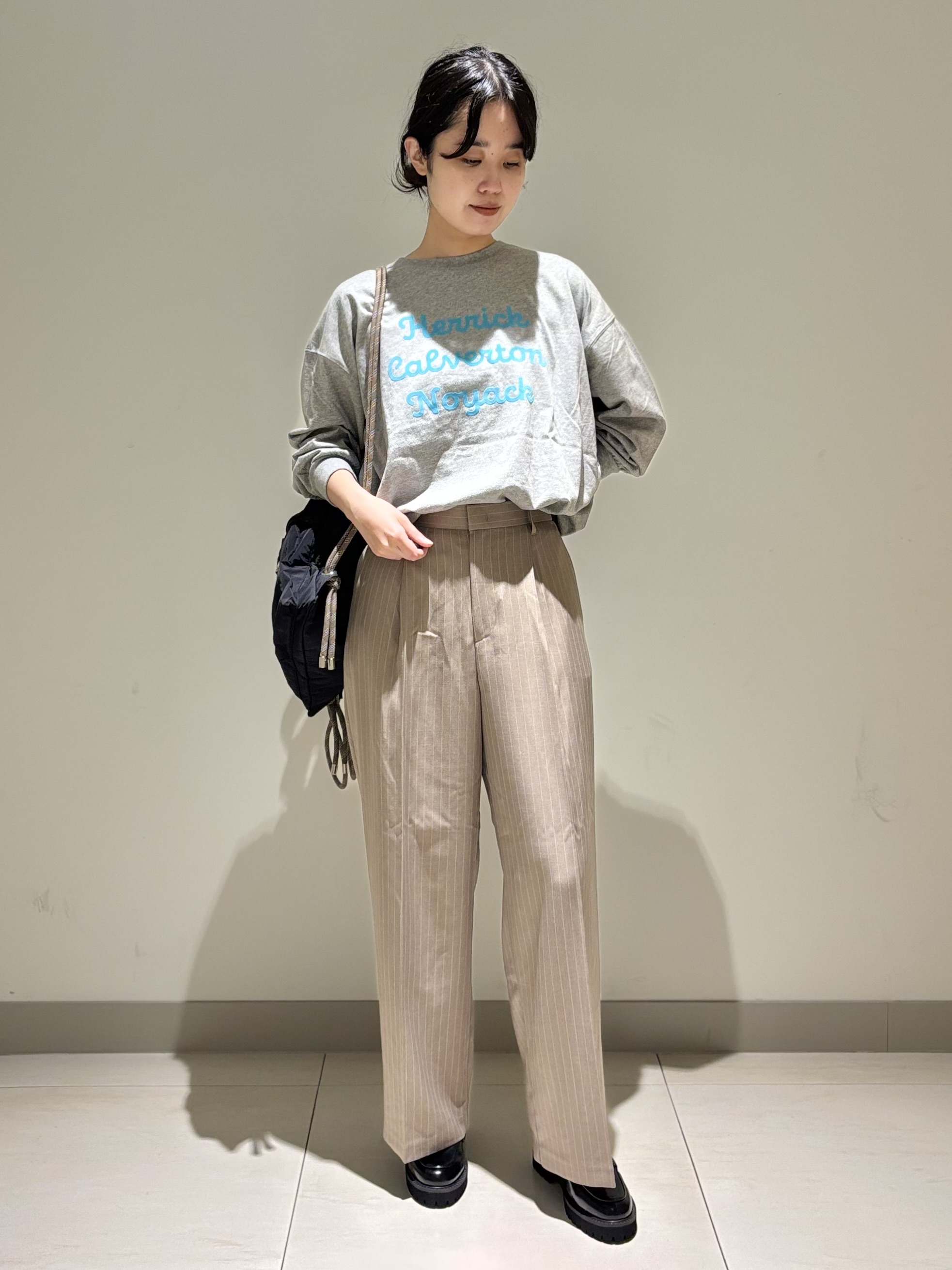 mayuさんの「Dessin｜ピンストライプストレートパンツ」を使ったコーディネート