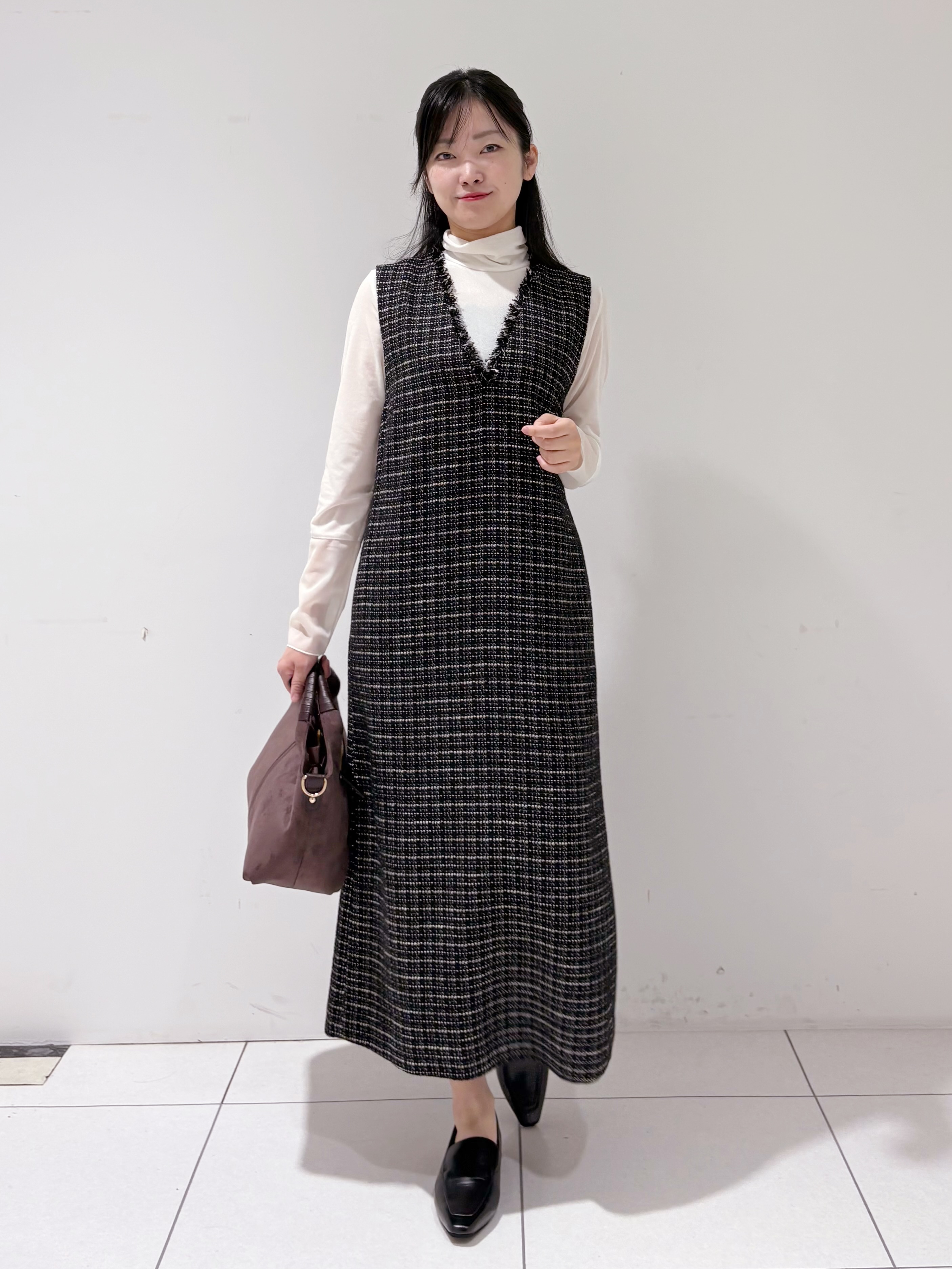 momokoさんの「INDIVI｜【華やか／スタイルUP】上品ツイードジャンパードレス」を使ったコーディネート
