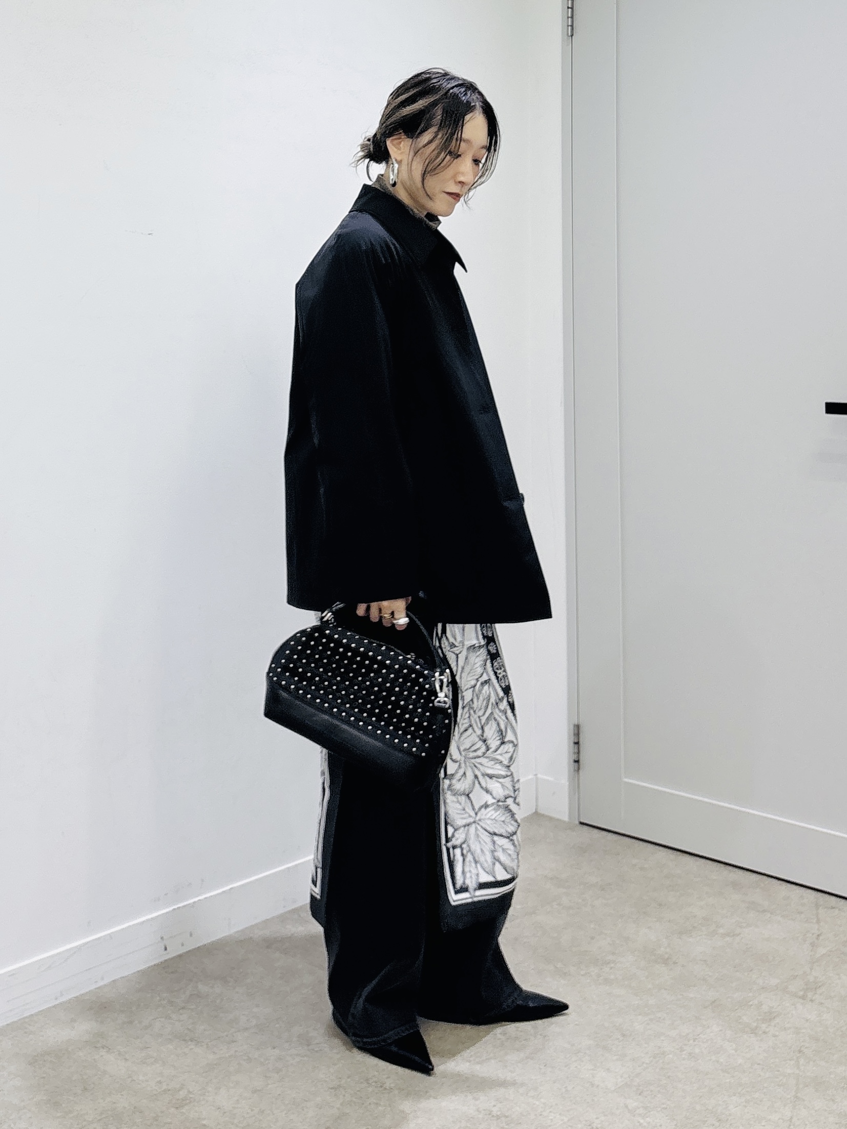 kotakiさんの「INDIVI｜【レイヤード／袖口シアー／日本製】ベロアジャージトップス」を使ったコーディネート