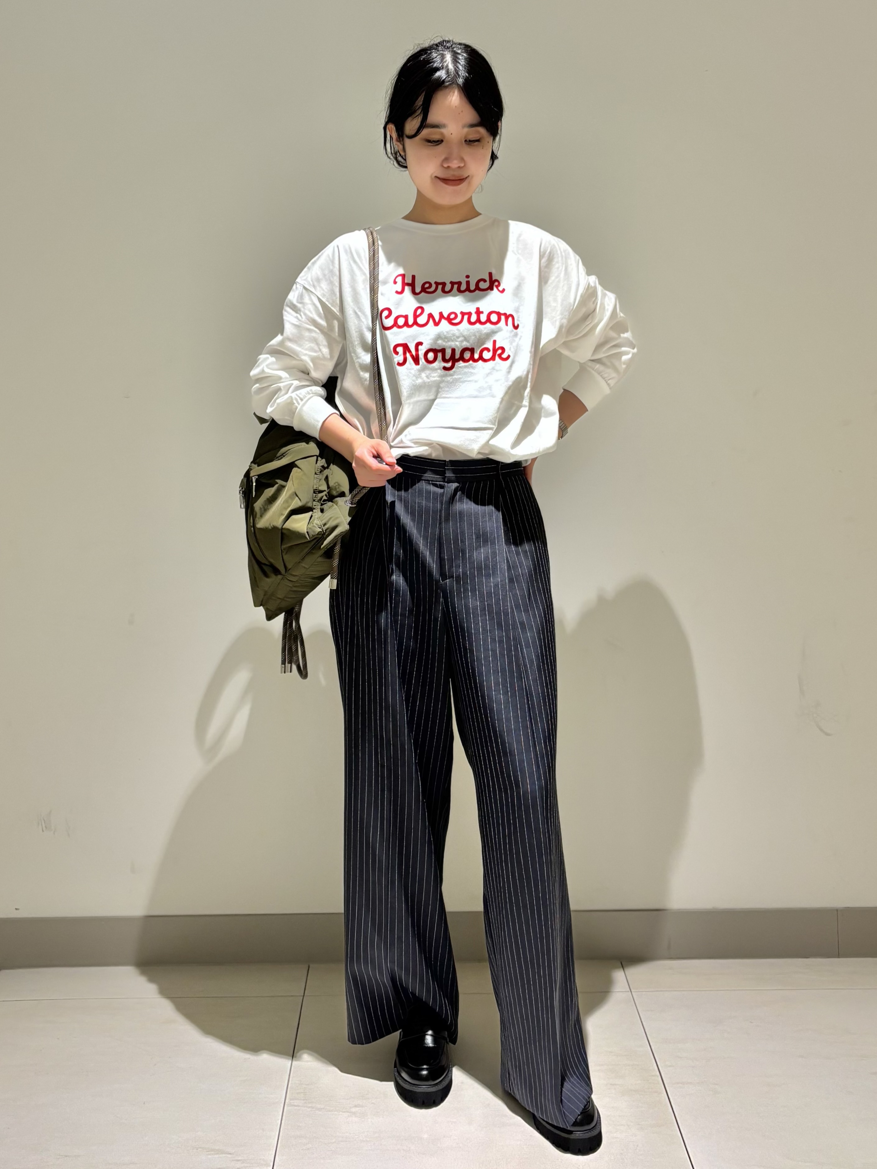 mayuさんの「Dessin｜ピンストライプストレートパンツ」を使ったコーディネート
