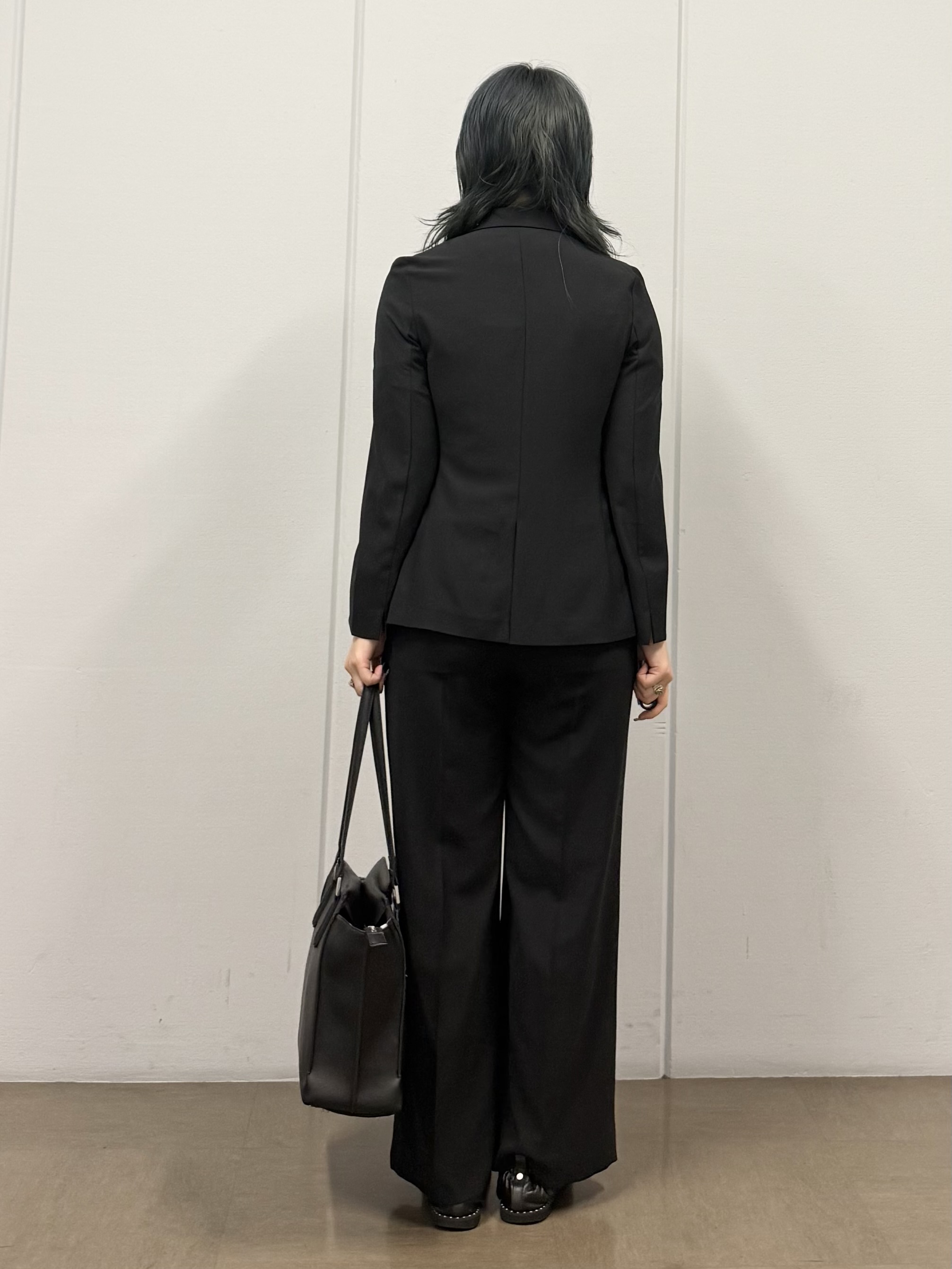 mizukiさんの「INDIVI｜【体型カバー／洗える】シアードルマンニット」を使ったコーディネート