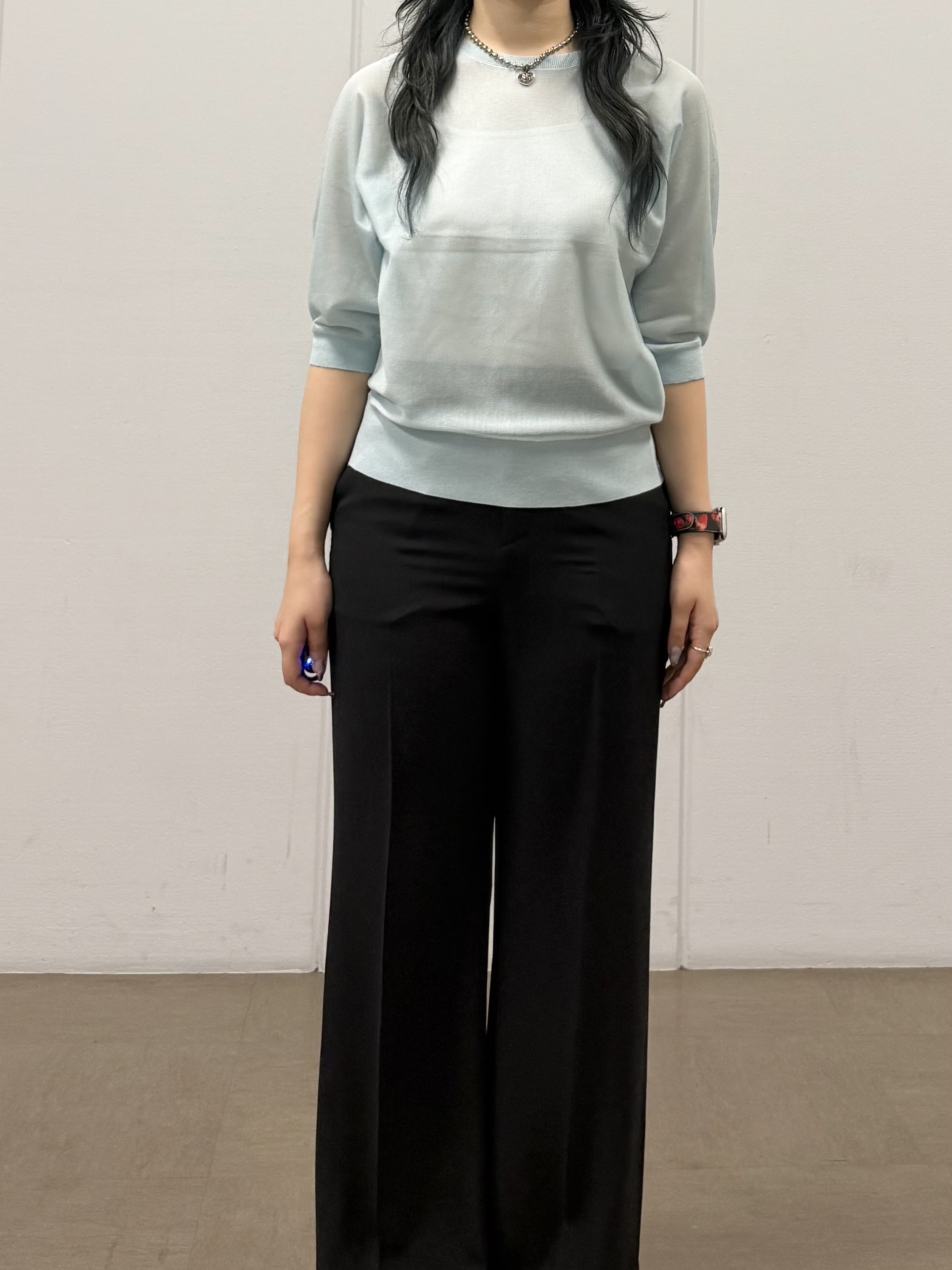 mizukiさんの「INDIVI｜【体型カバー／洗える】シアードルマンニット」を使ったコーディネート