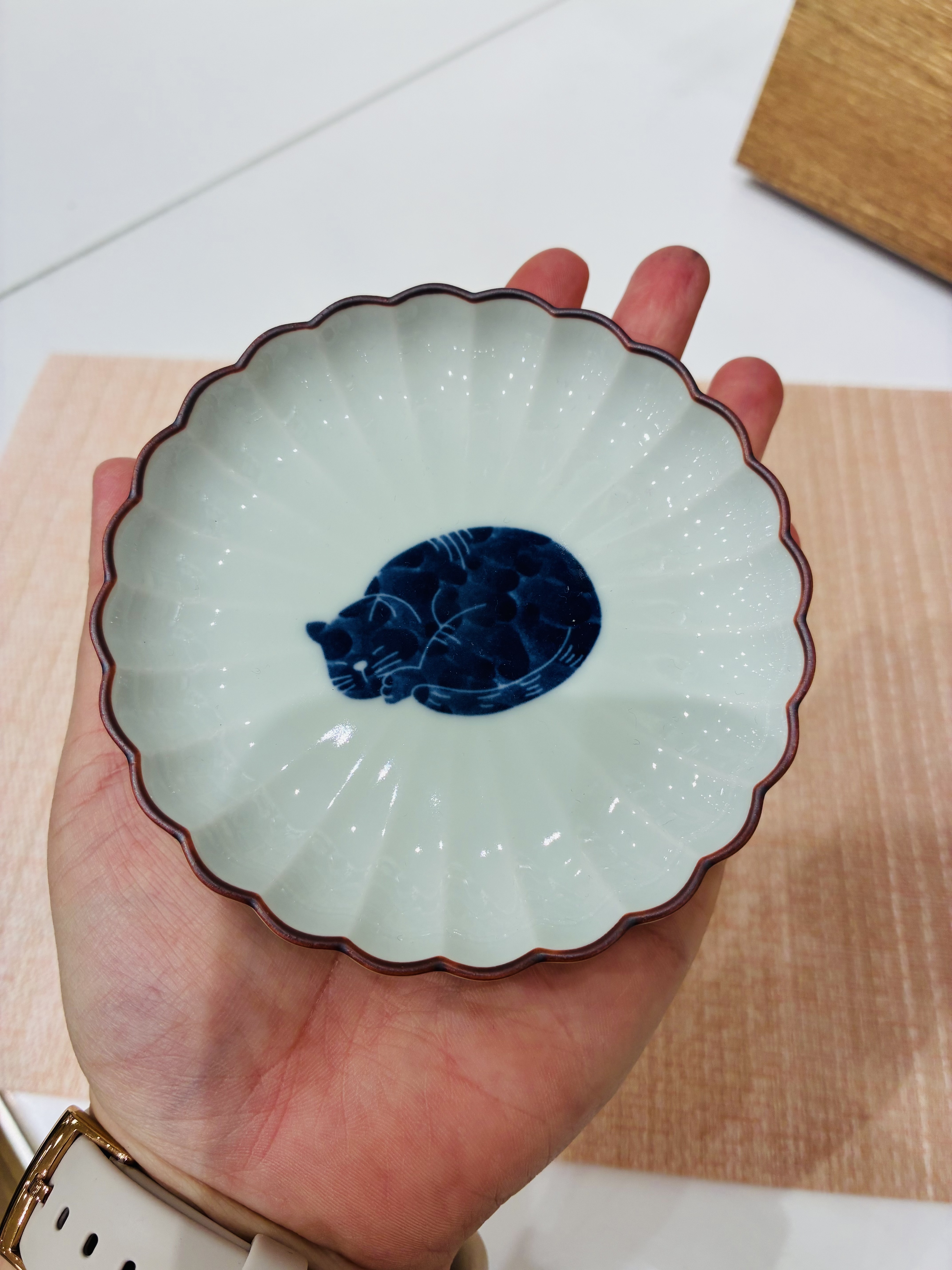 あーちゃんさんの「212 KITCHEN STORE｜呉須猫 菊割3.5寸皿 背伸び」を使ったコーディネート