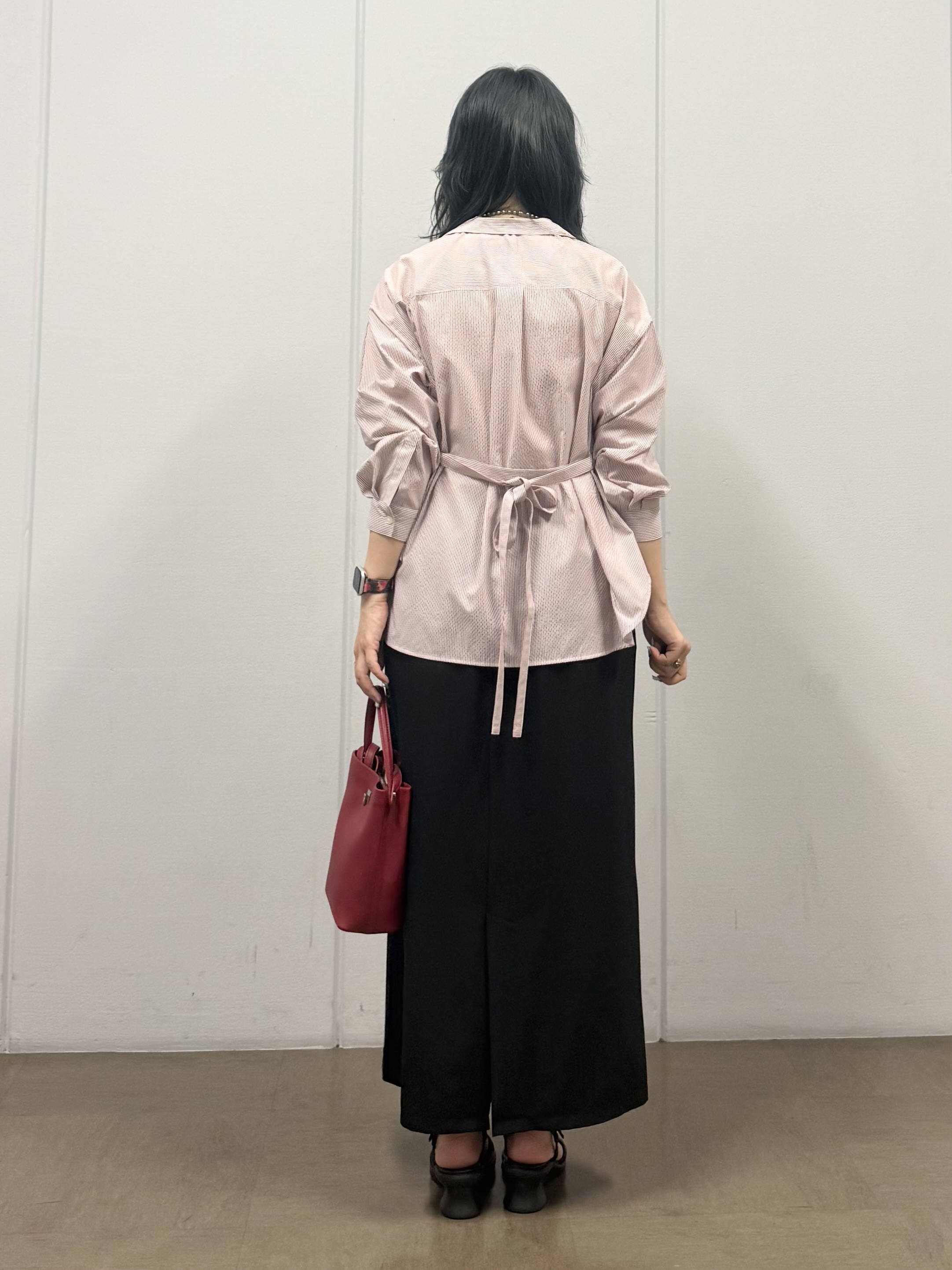mizukiさんの「INDIVI｜【UVケア／接触冷感／ベルト付】サッカー素材シャツ」を使ったコーディネート