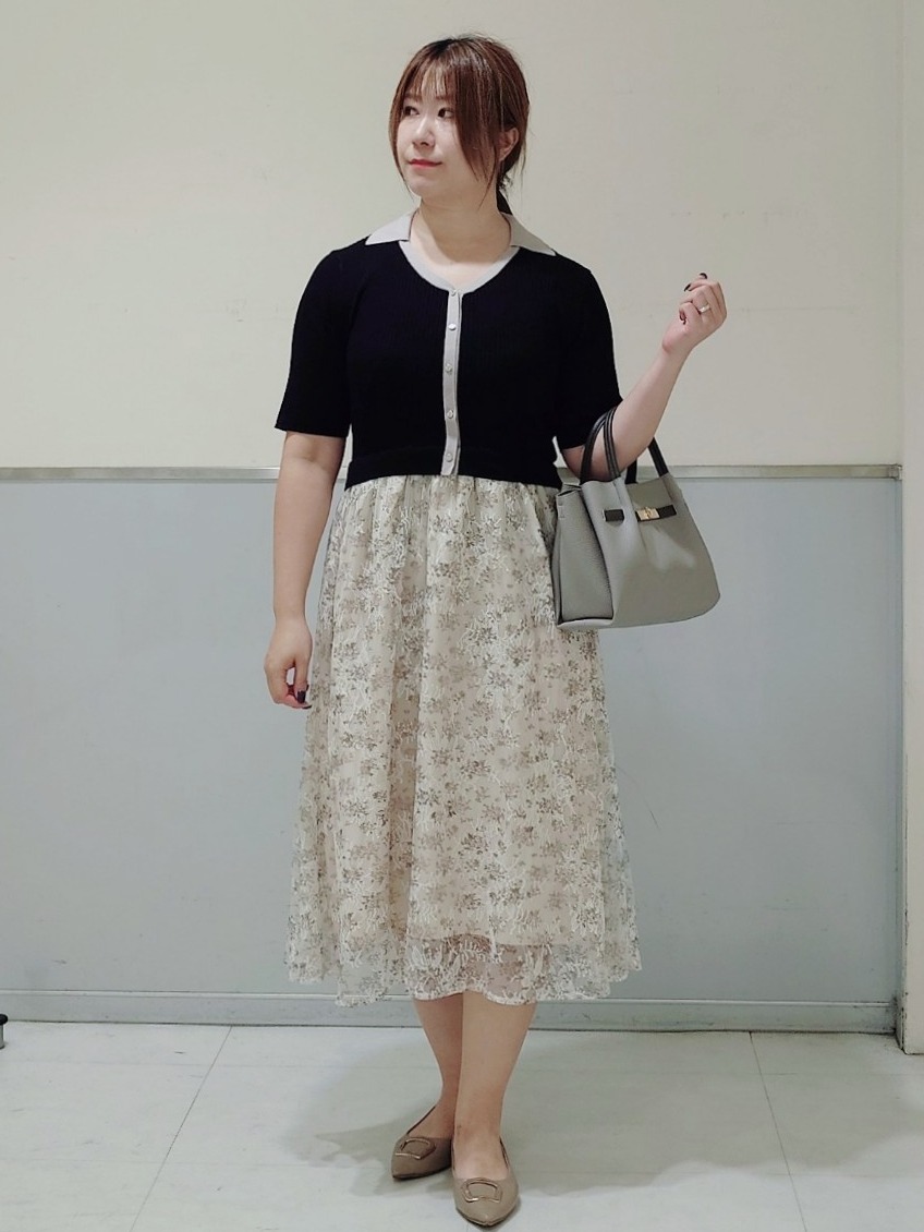 NONさんの「index｜花柄ドッキング衿付きワンピース【洗濯機OK】」を使ったコーディネート