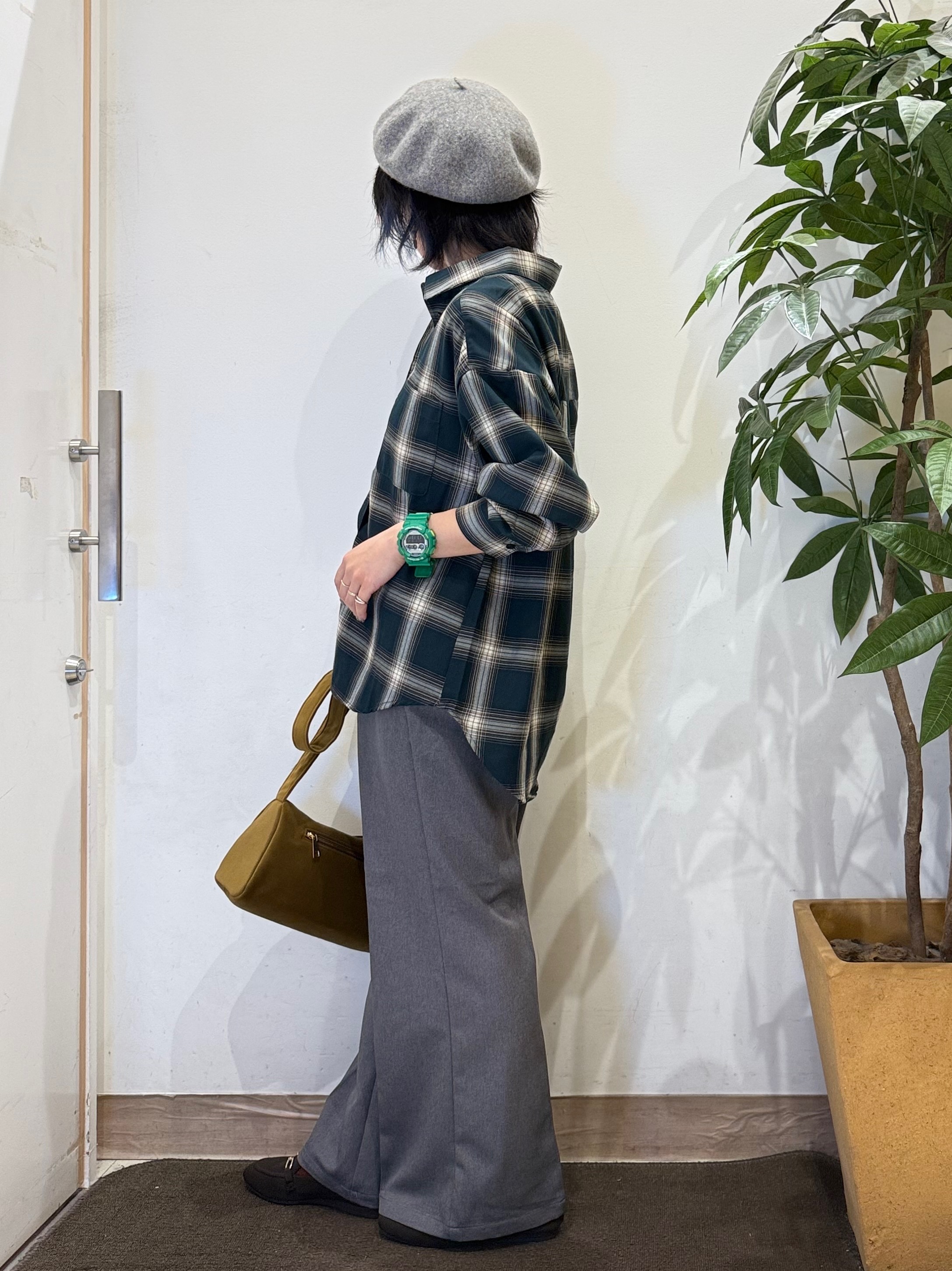 misakiさんの「SHOO･LA･RUE｜【洗濯後しわになりにくい/S-LL】選べる6パターン 羽織としても活躍する ベーシックシャツ」を使ったコーディネート