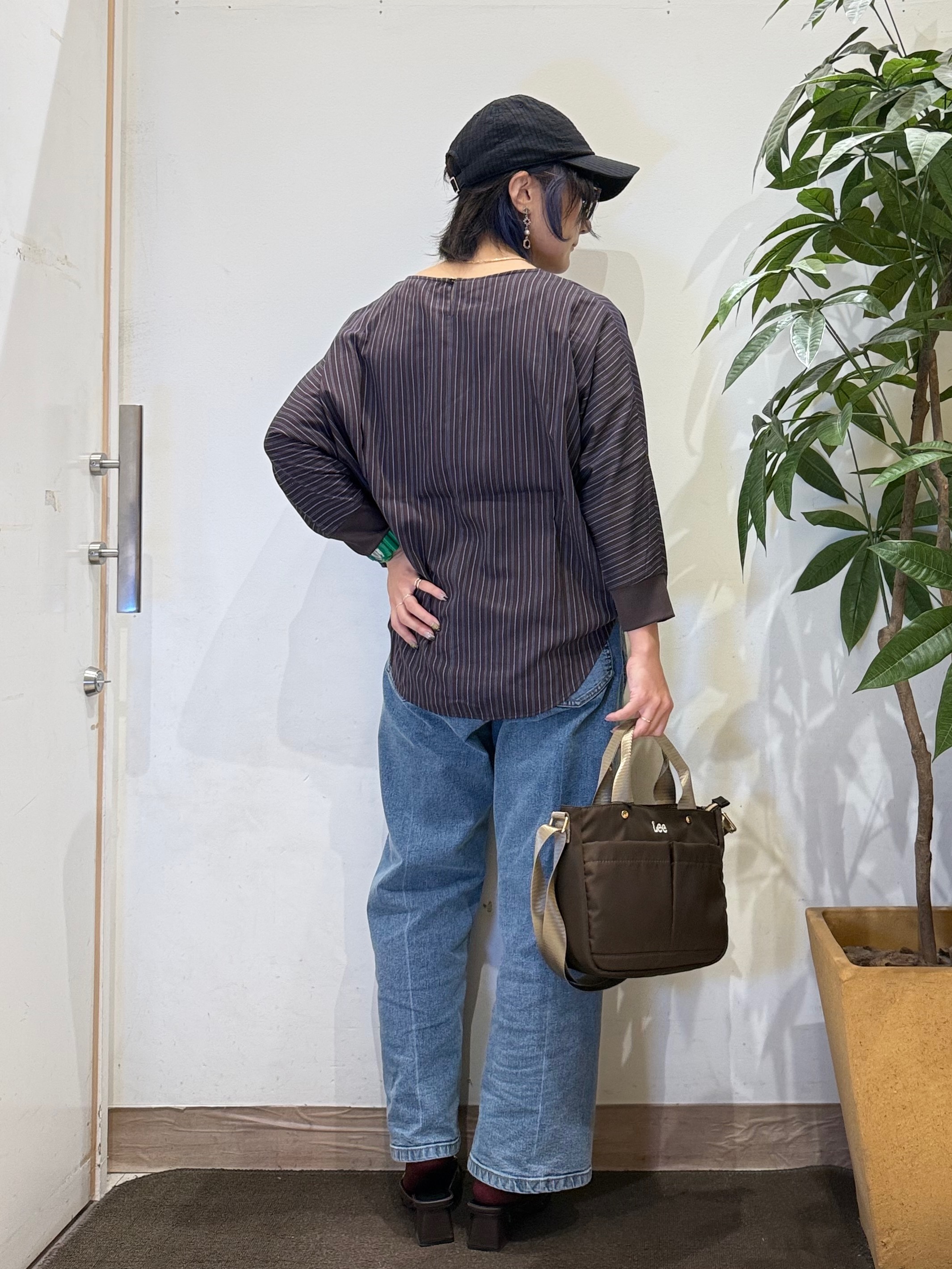 misakiさんの「SHOO･LA･RUE｜【着丈選べる/洗濯後しわになりにくい】インせず着られる ドルマンブラウス」を使ったコーディネート
