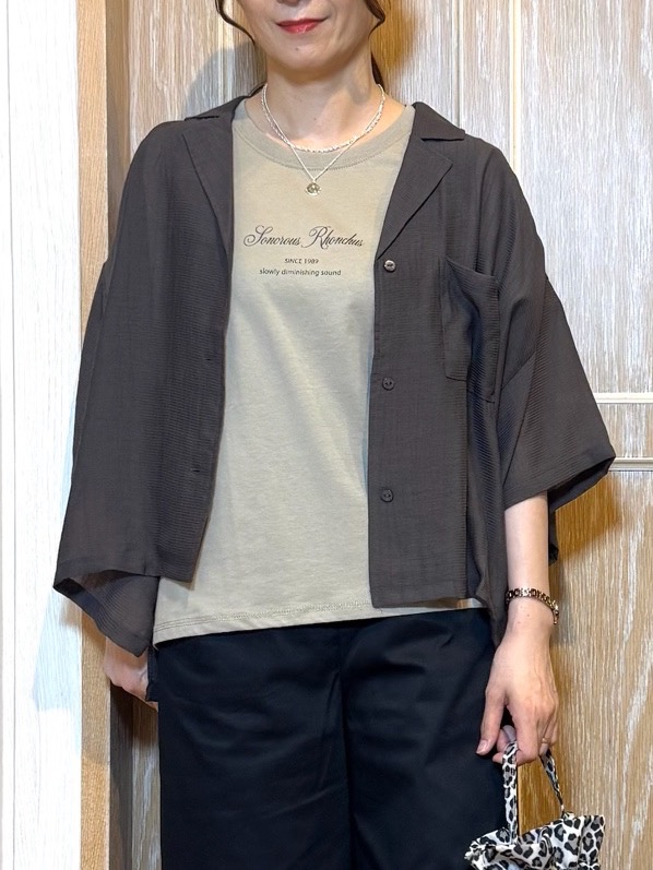 KAORIさんの「SHOO･LA･RUE｜【S-LL/5分袖/洗濯機可】抜け感たっぷり 程よい透け感のポケット付きシャツ」を使ったコーディネート
