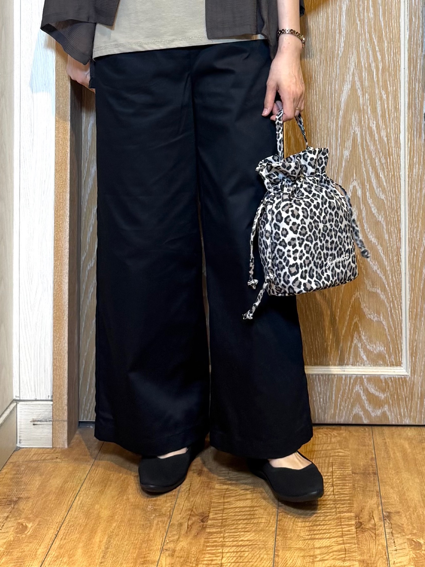 KAORIさんの「SHOO･LA･RUE｜【S-LL/5分袖/洗濯機可】抜け感たっぷり 程よい透け感のポケット付きシャツ」を使ったコーディネート