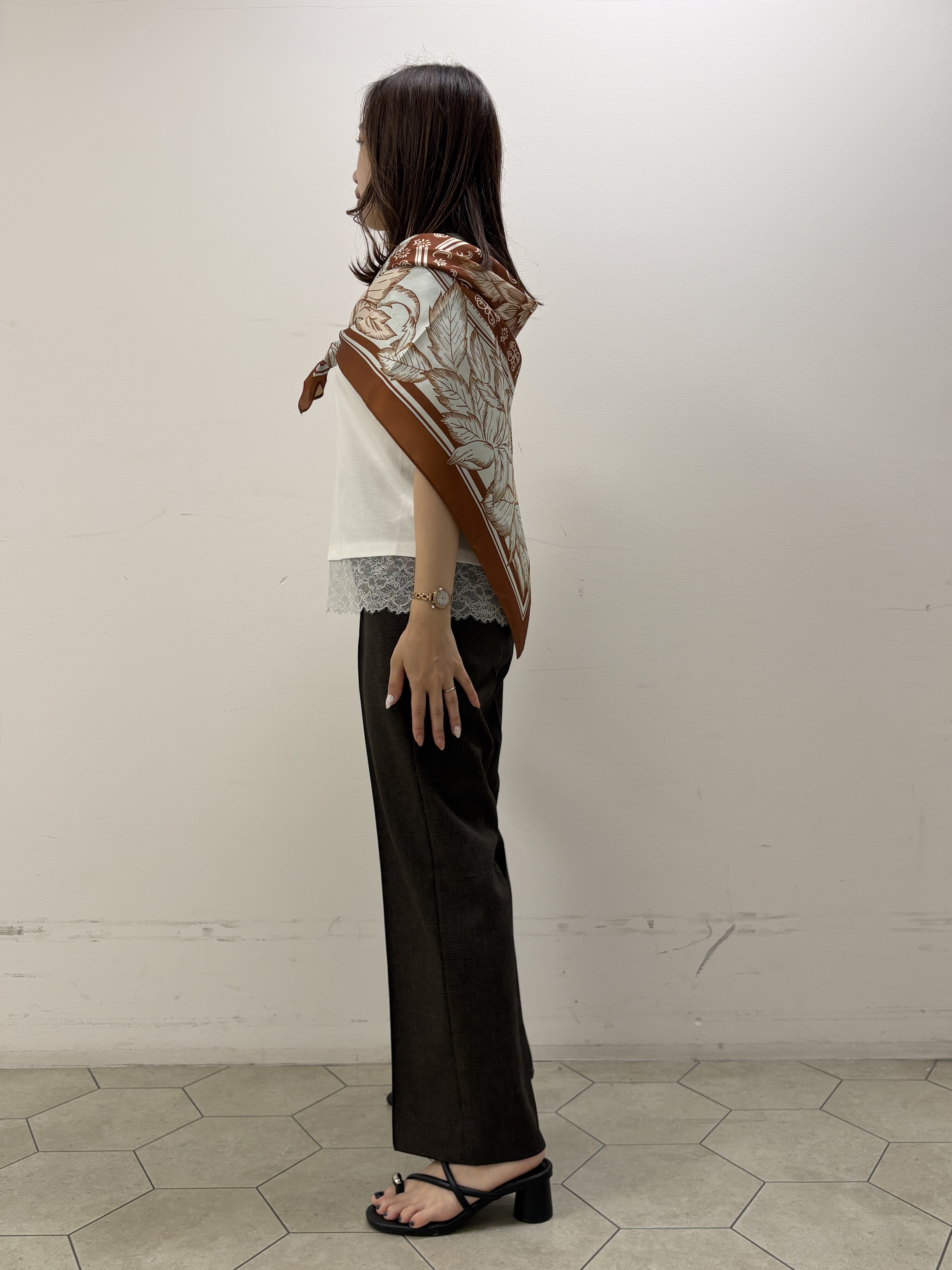 kahoさんの「INDIVI｜【汗ジミ防止／接触冷感】裾レースドルマンTシャツ」を使ったコーディネート