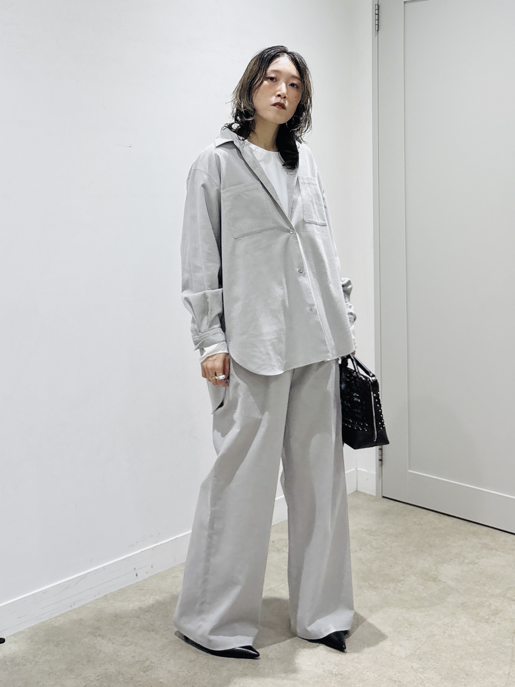 kotakiさんの「INDIVI｜【楽ちん出し入れ】ミニスタッズ 2WAYハンドバッグ」を使ったコーディネート