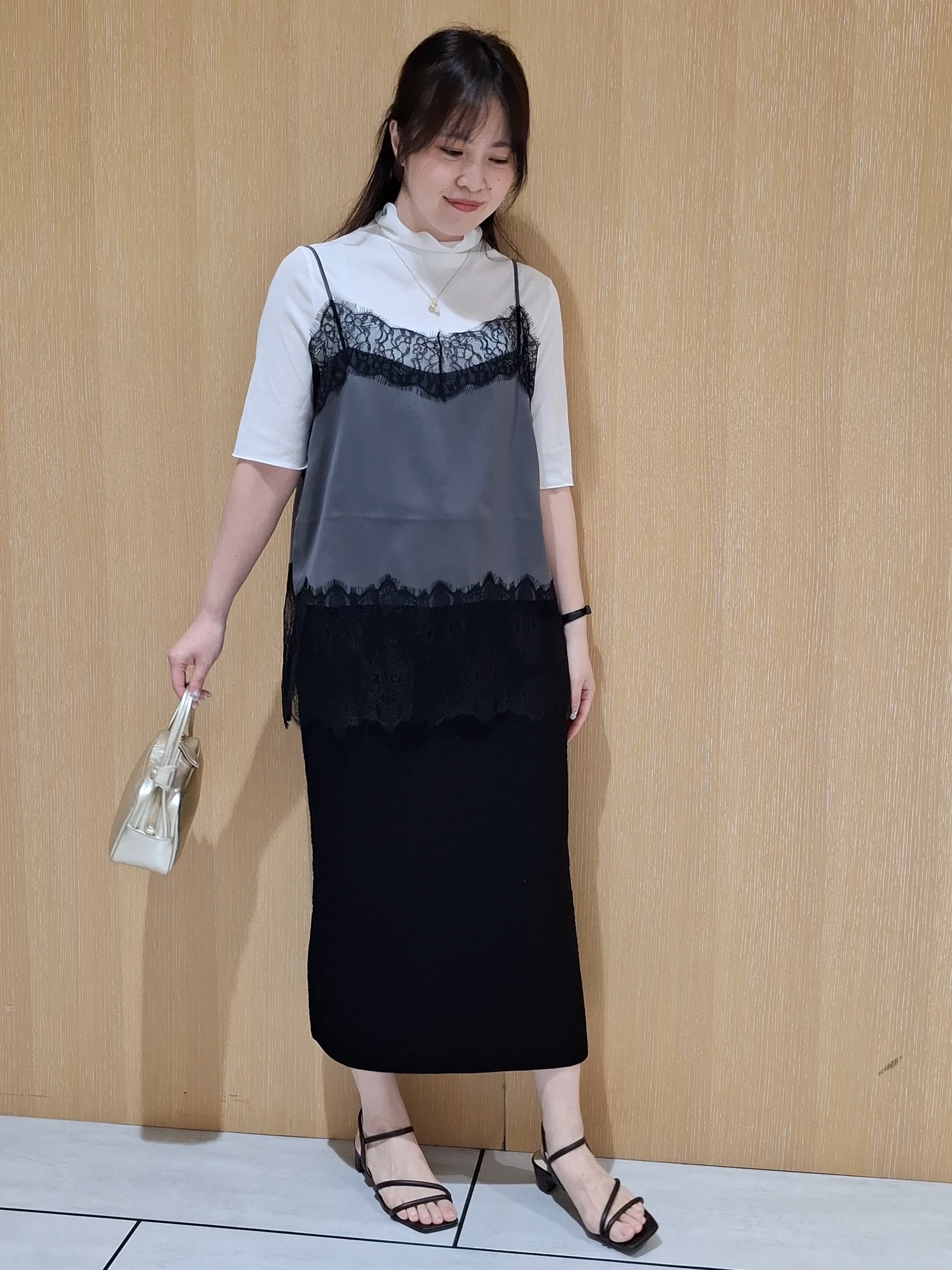 YuKaRiさんの「UNTITLED｜【1枚でもセットでも】レースキャミ付きプルオーバー」を使ったコーディネート