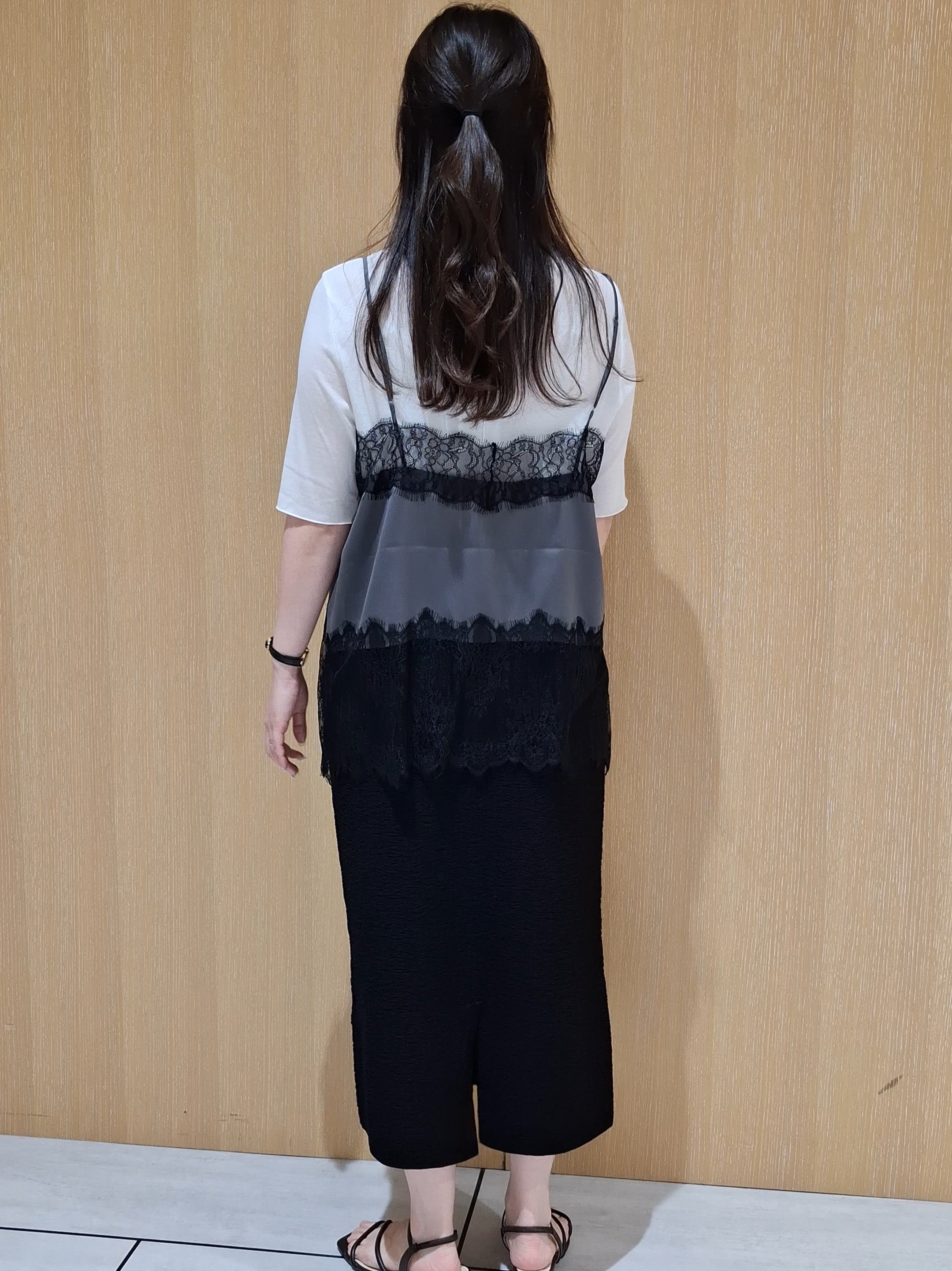 YuKaRiさんの「UNTITLED｜【1枚でもセットでも】レースキャミ付きプルオーバー」を使ったコーディネート