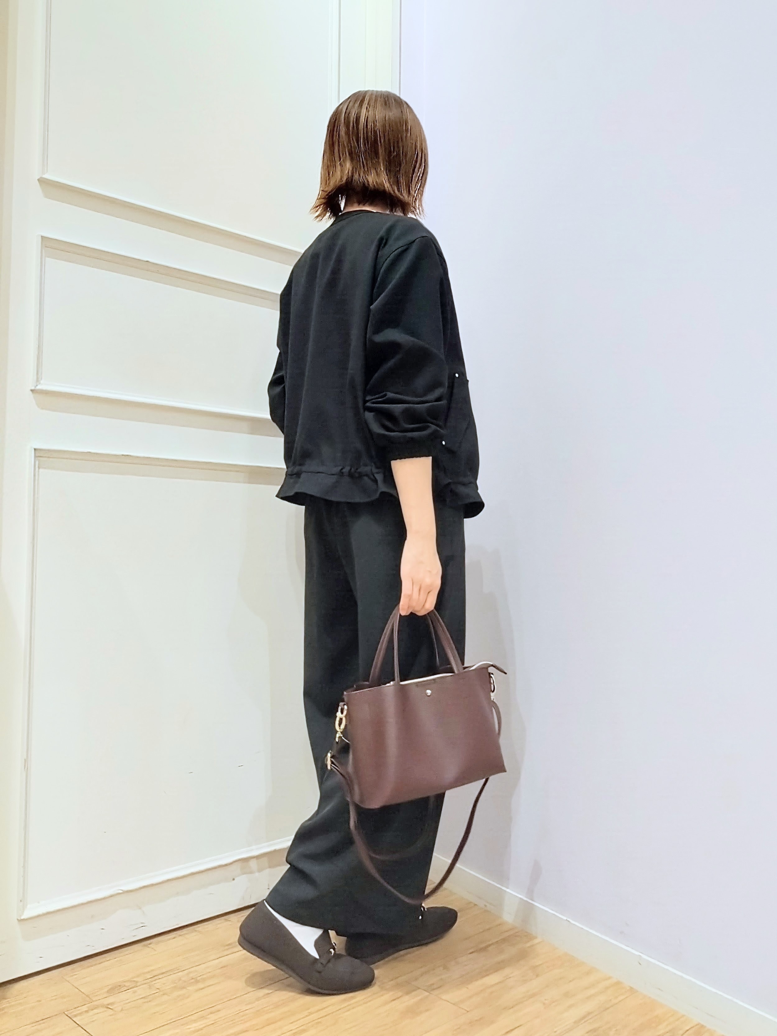 miomioさんの「SHOO･LA･RUE｜【洗濯後しわになりにくい/S-LL】裾ドロストフリルブルゾン」を使ったコーディネート