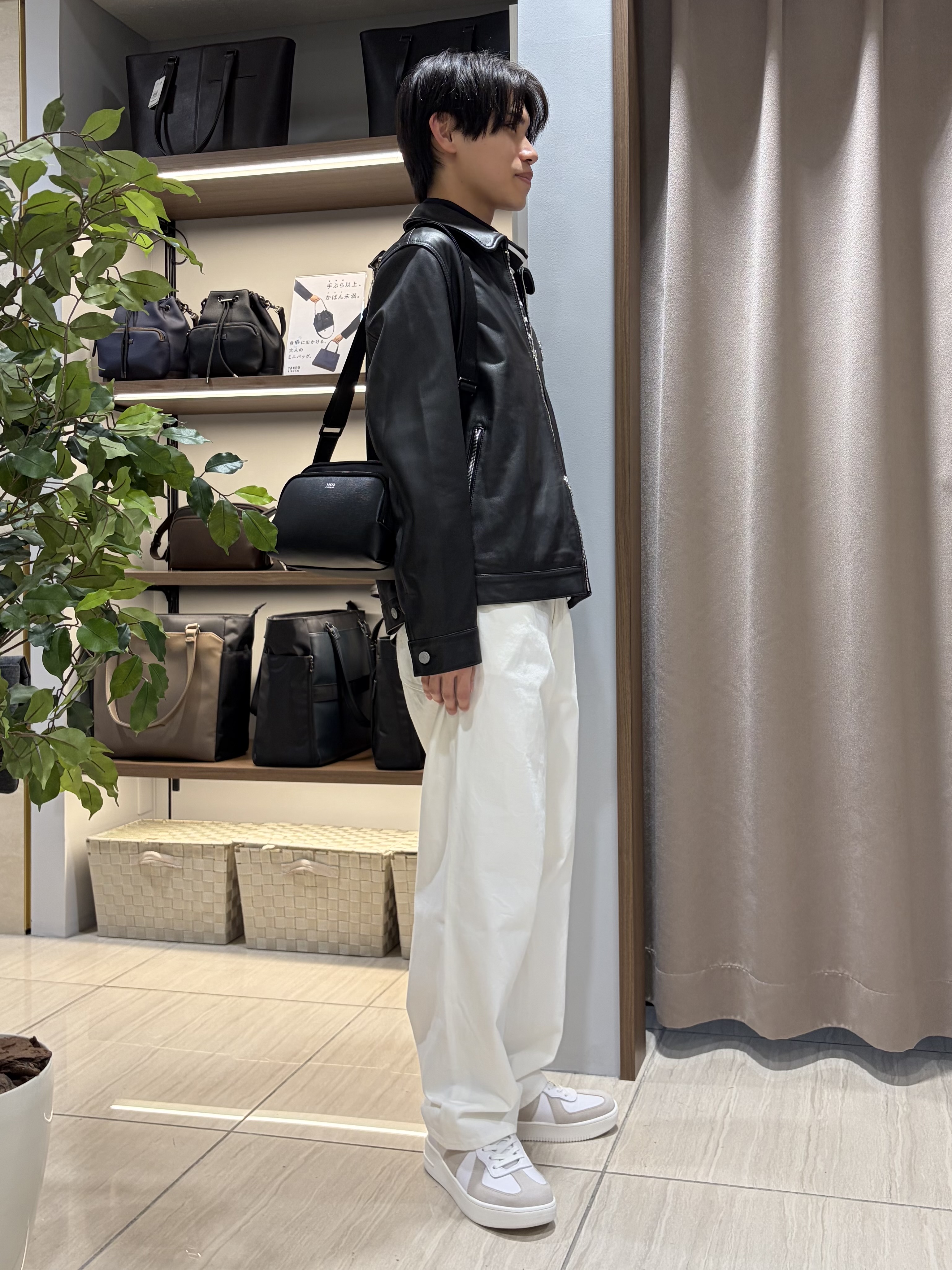 hiroさんの「TAKEO KIKUCHI｜【BOWLER HAT LABEL】シングルレザーライダースジャケット」を使ったコーディネート