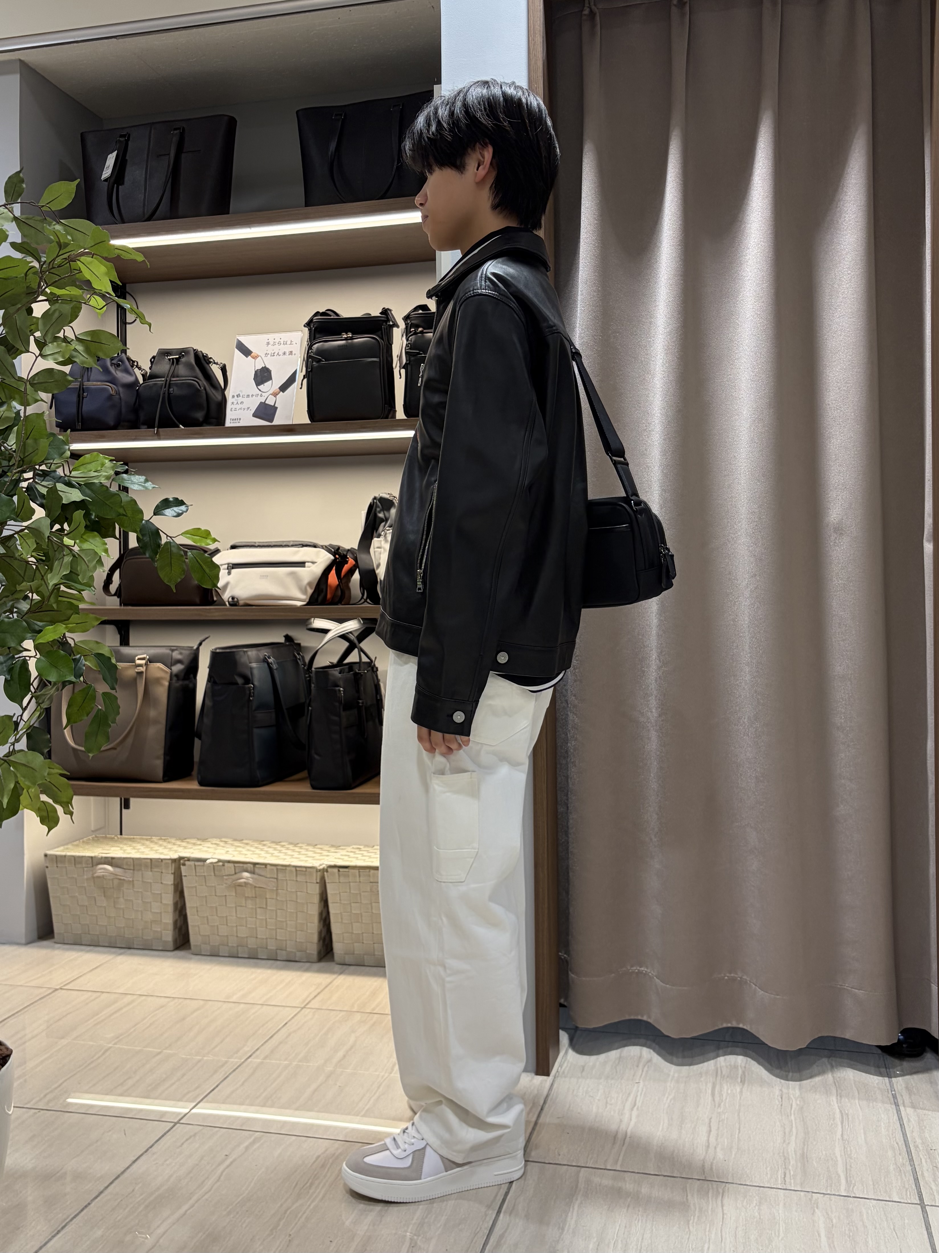 hiroさんの「TAKEO KIKUCHI｜【BOWLER HAT LABEL】シングルレザーライダースジャケット」を使ったコーディネート