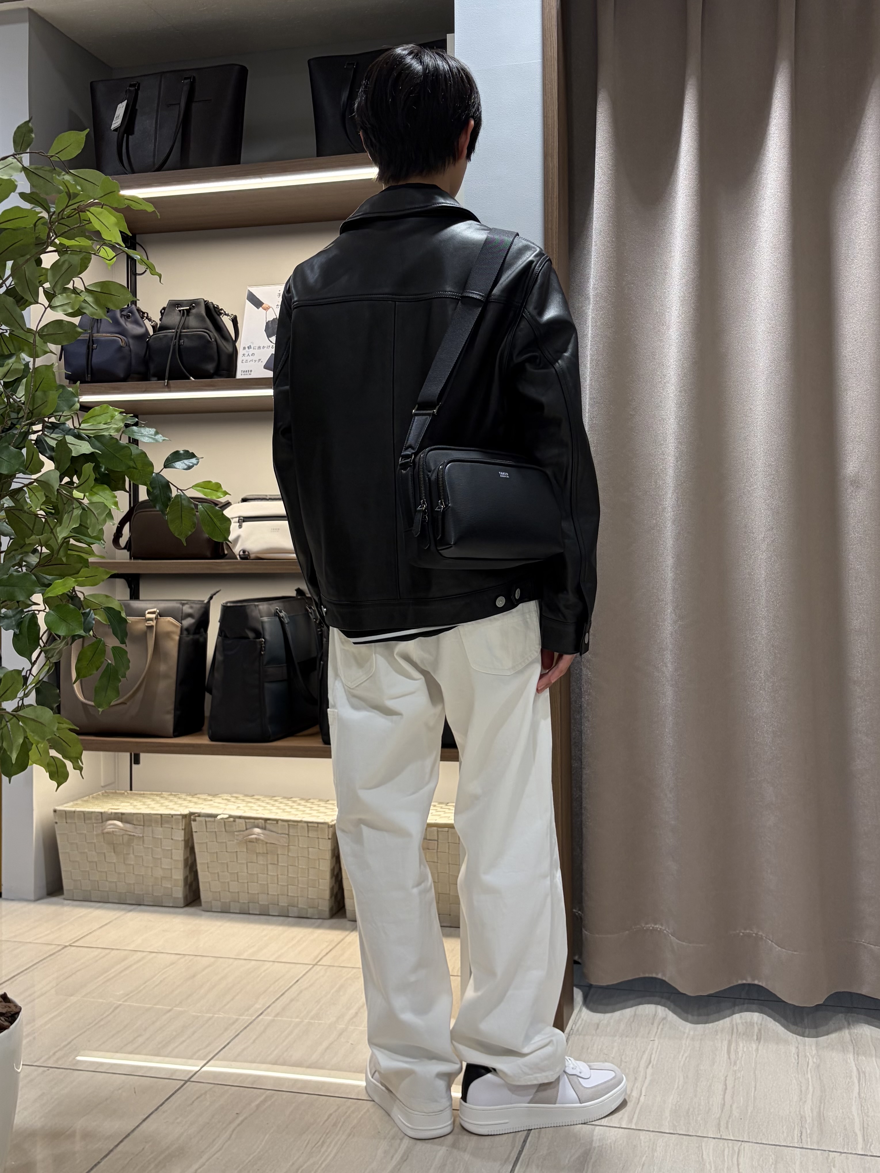hiroさんの「TAKEO KIKUCHI｜【BOWLER HAT LABEL】シングルレザーライダースジャケット」を使ったコーディネート
