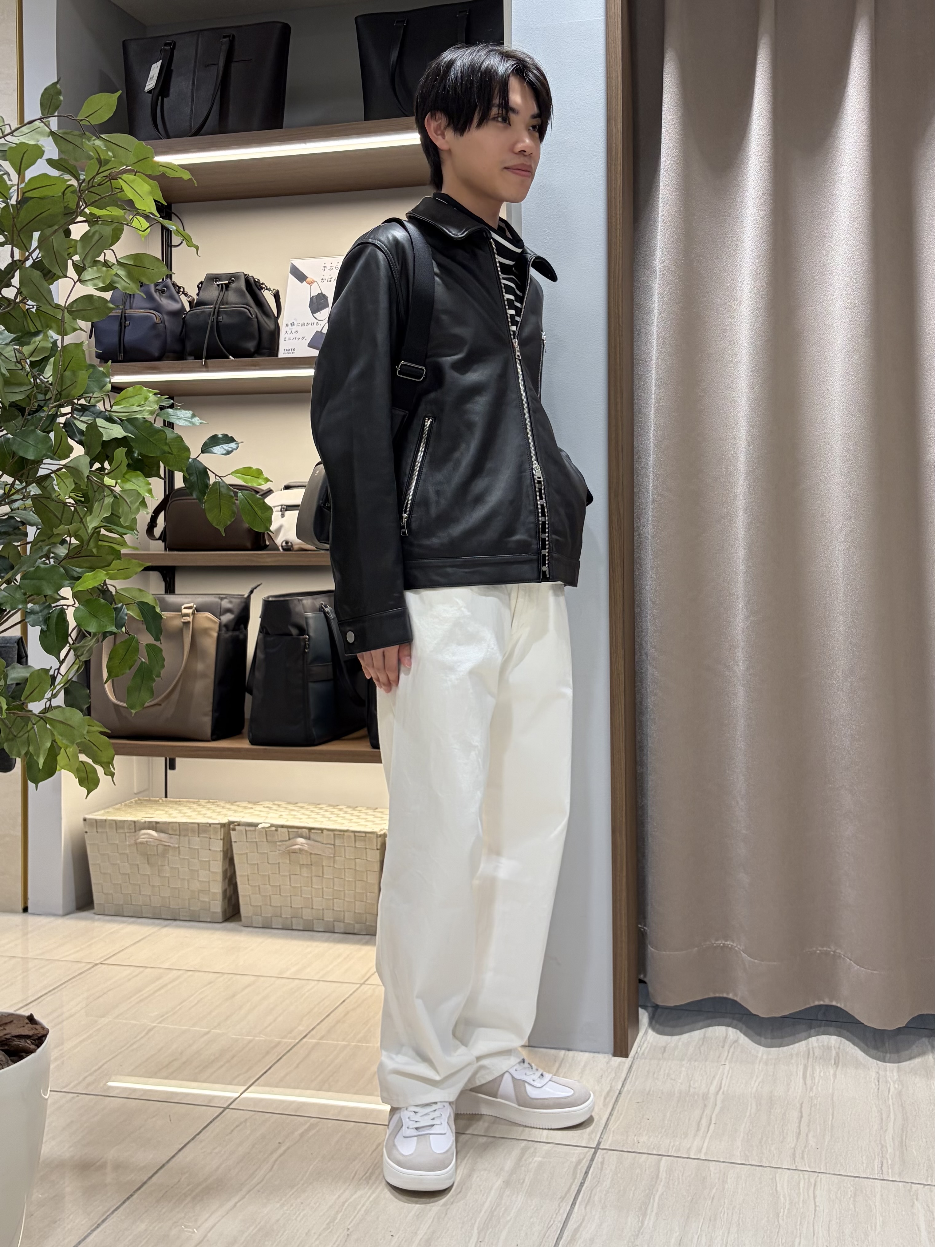 hiroさんの「TAKEO KIKUCHI｜【BOWLER HAT LABEL】シングルレザーライダースジャケット」を使ったコーディネート