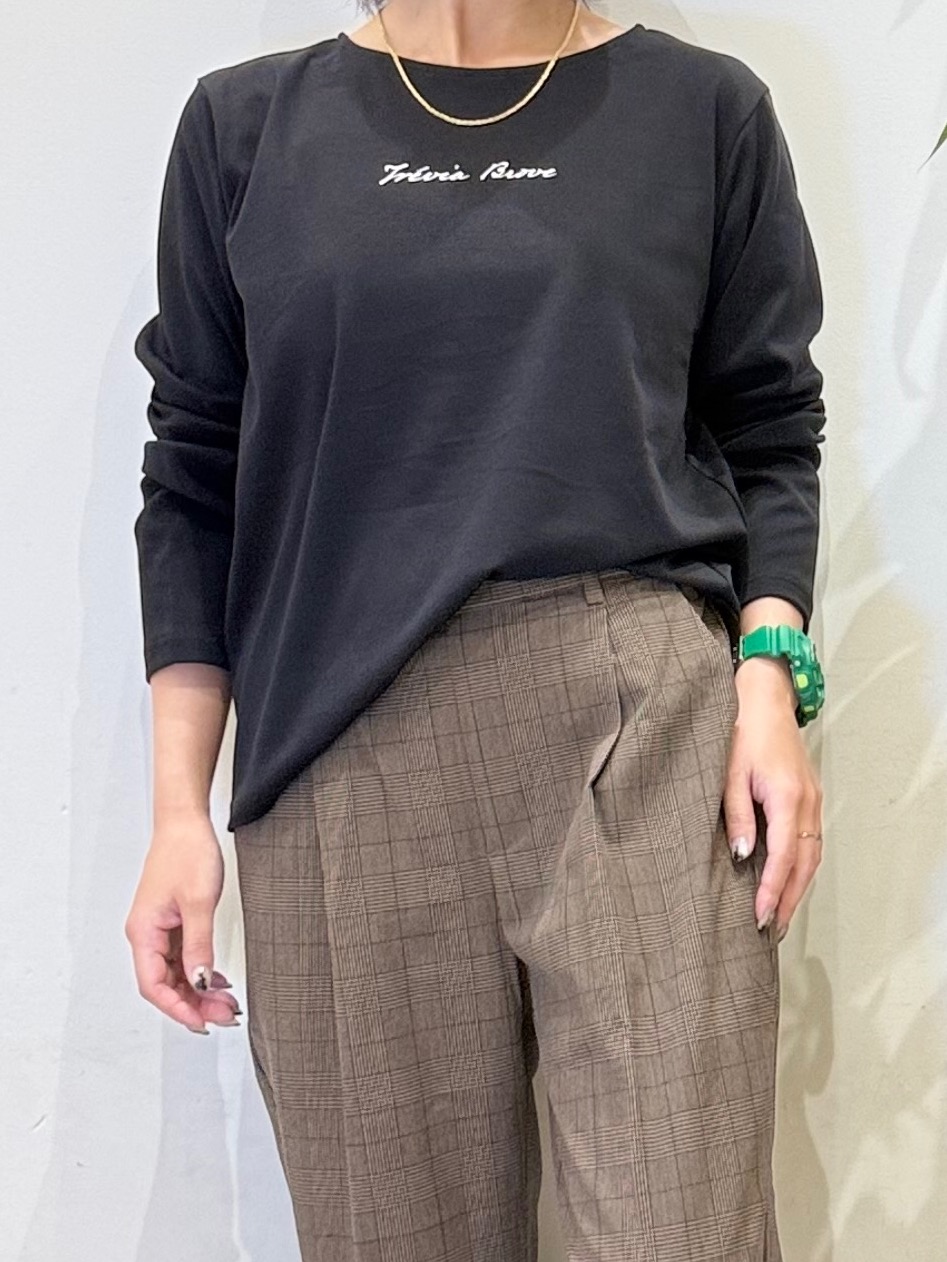 misakiさんの「SHOO･LA･RUE｜【UV/S-LL/洗濯機可】大人上品 ロゴプリントロンT」を使ったコーディネート