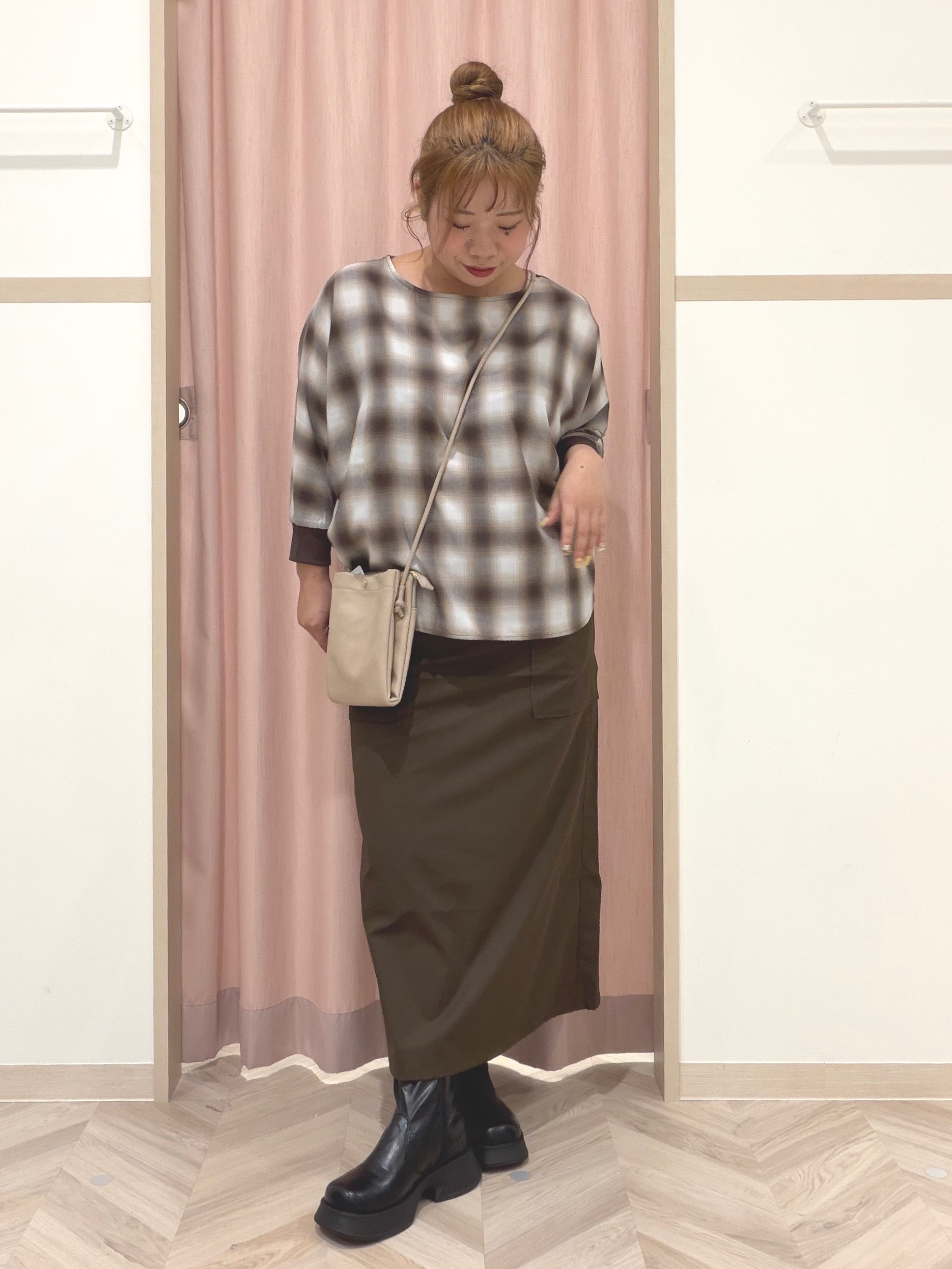 まちゃんなちゃんさんの「SHOO･LA･RUE｜【着丈選べる/洗濯後しわになりにくい】インせず着られる ドルマンブラウス」を使ったコーディネート