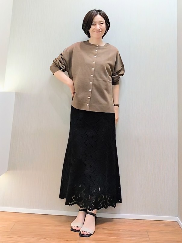 ミズタさんの「UNTITLED｜【アンサンブル可/秋羽織り/シアー】前後2WAYカーディガン」を使ったコーディネート