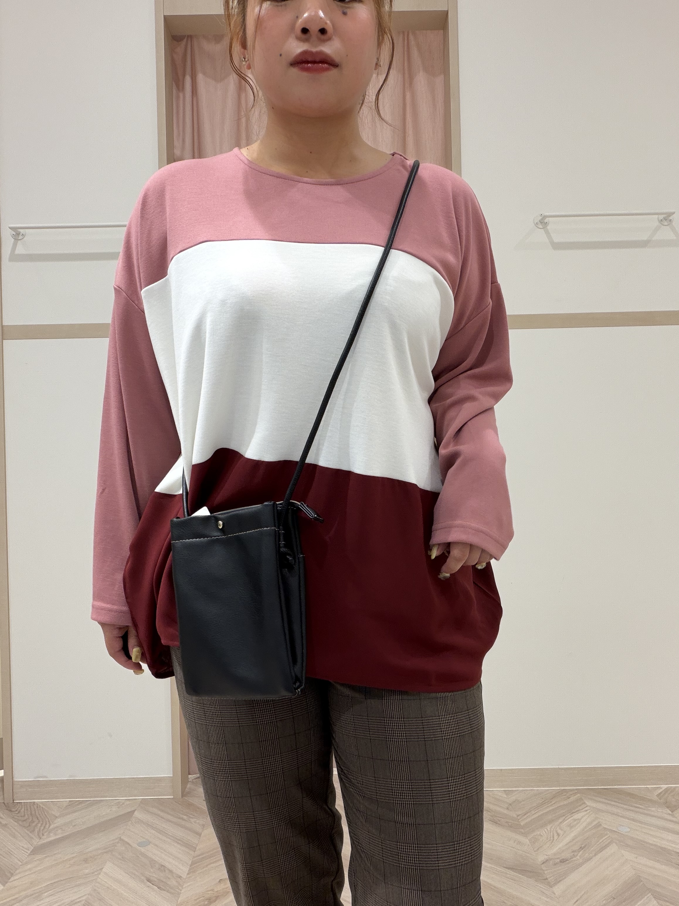 まちゃんなちゃんさんの「SHOO･LA･RUE｜【S-LL/洗濯機可】三段切り替え 長袖トップス」を使ったコーディネート