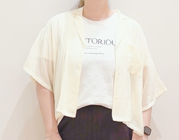 naoさんの「SHOO･LA･RUE｜【S-LL/5分袖/洗濯機可】抜け感たっぷり 程よい透け感のポケット付きシャツ」を使ったコーディネート
