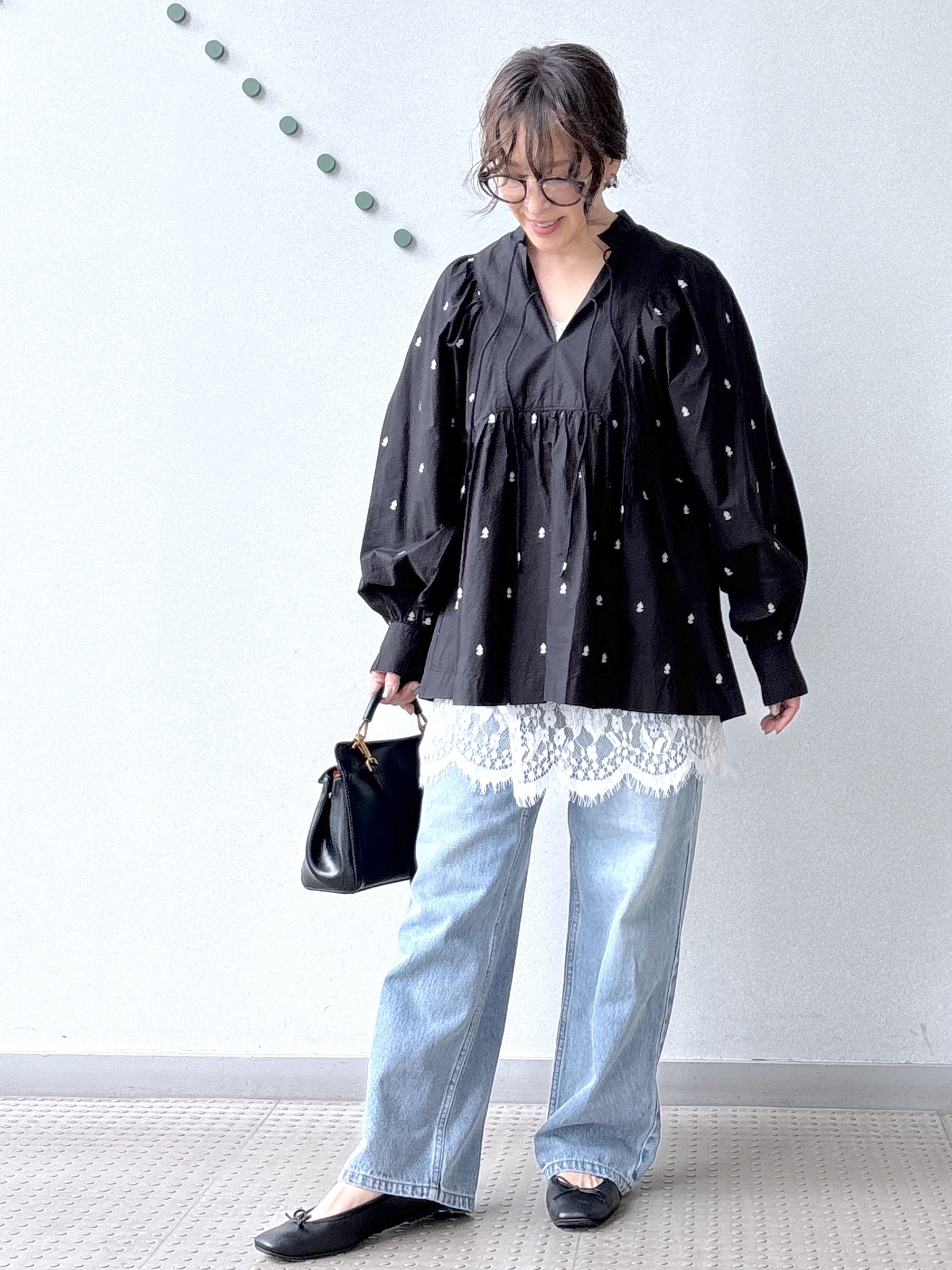 kawamuraさんの「DRESSTERIOR｜ダブルクロスストレッチフレアパンツ」を使ったコーディネート