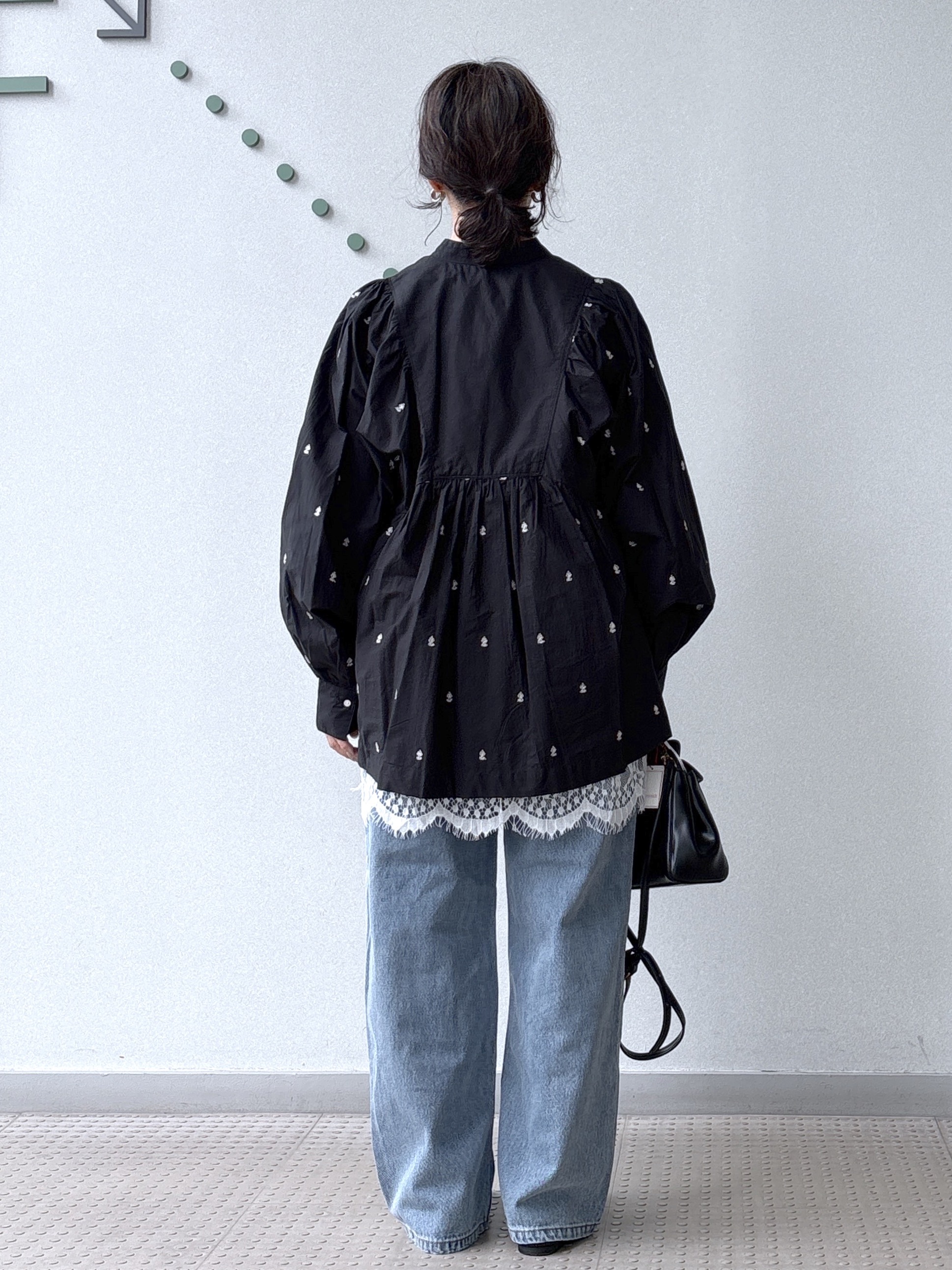 kawamuraさんの「DRESSTERIOR｜ダブルクロスストレッチフレアパンツ」を使ったコーディネート