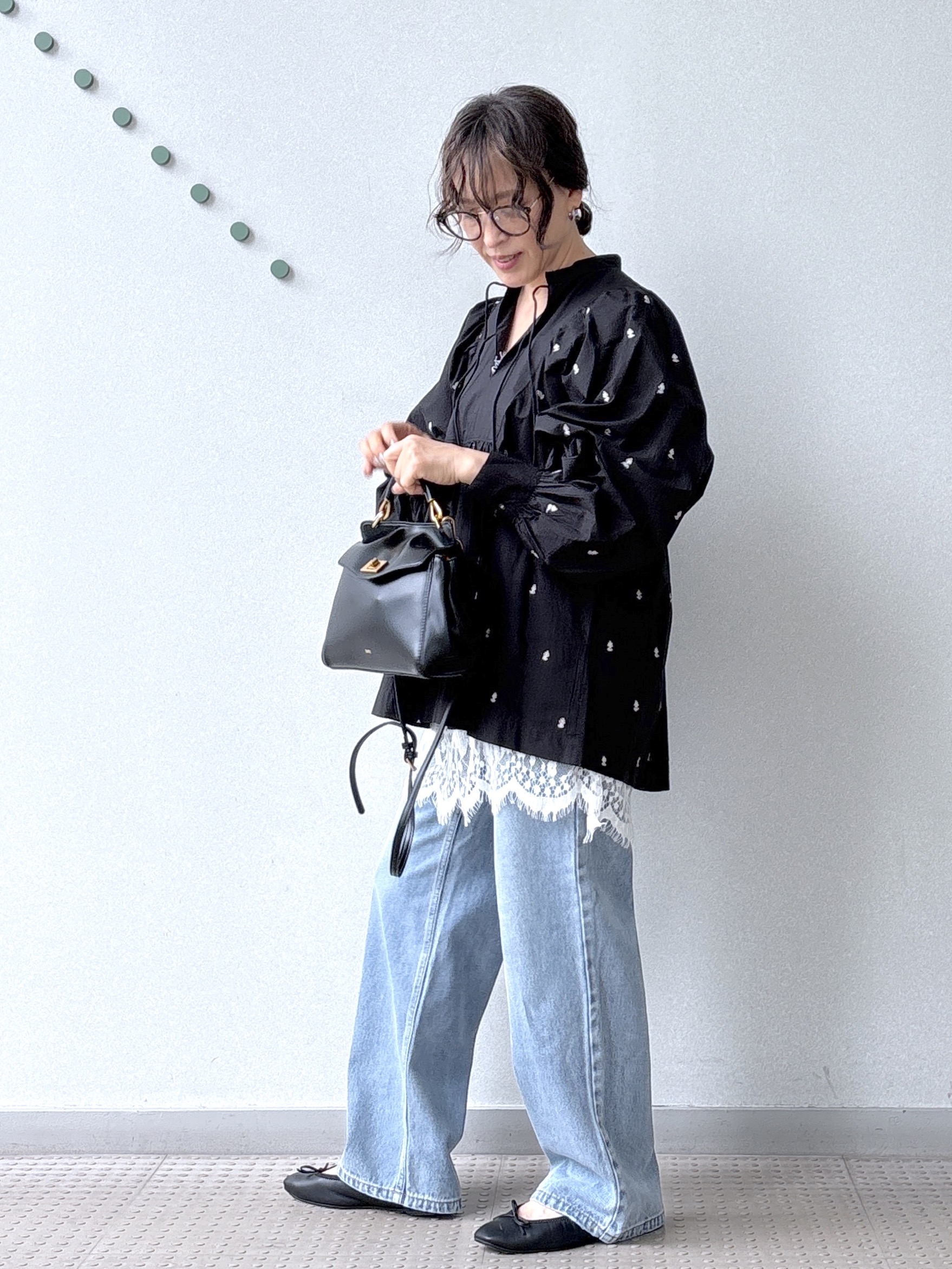 kawamuraさんの「DRESSTERIOR｜ダブルクロスストレッチフレアパンツ」を使ったコーディネート