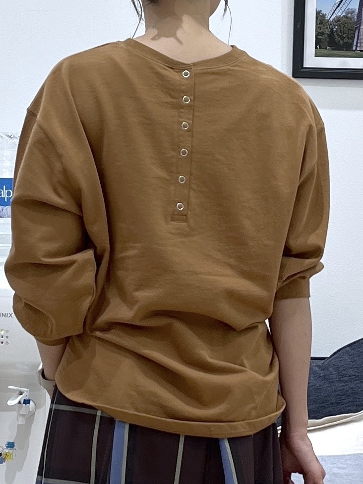 canaさんの「Dessin｜バックヘンリーカットソー長袖」を使ったコーディネート