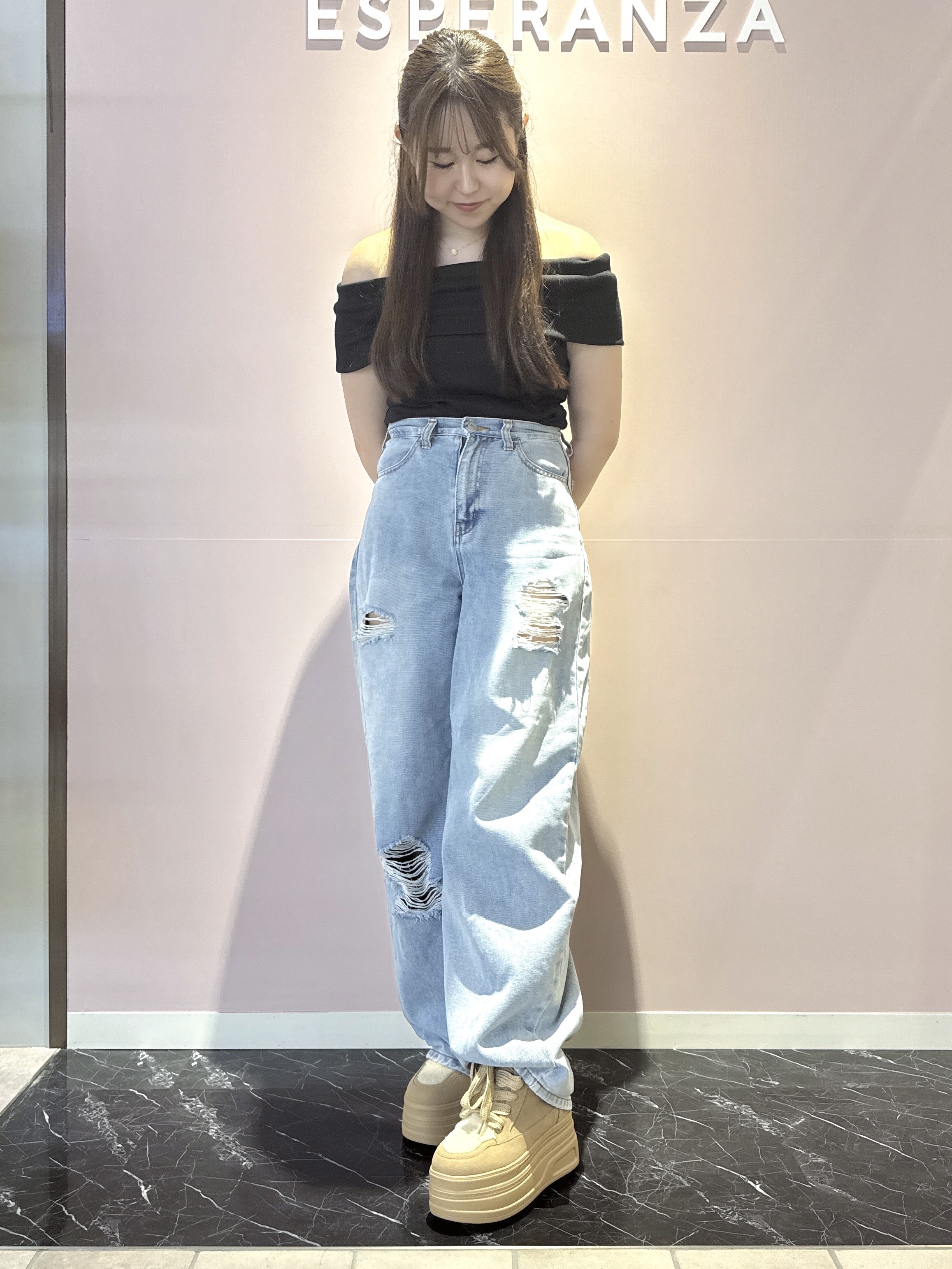neinaさんの「ESPERANZA｜きゅんフィットボアスニーカー」を使ったコーディネート