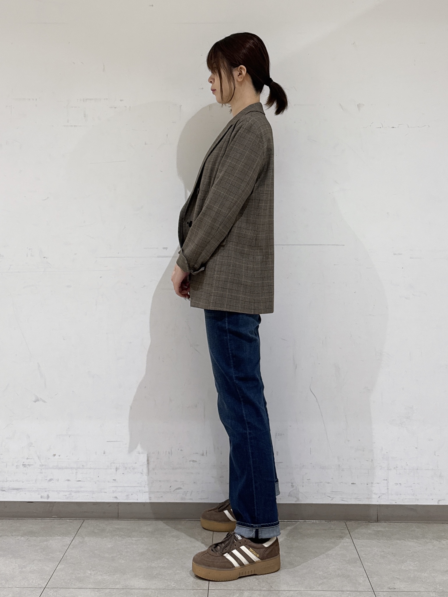 rinaさんの「INDIVI｜【褒められデニム】スリムストレート デニムパンツ」を使ったコーディネート