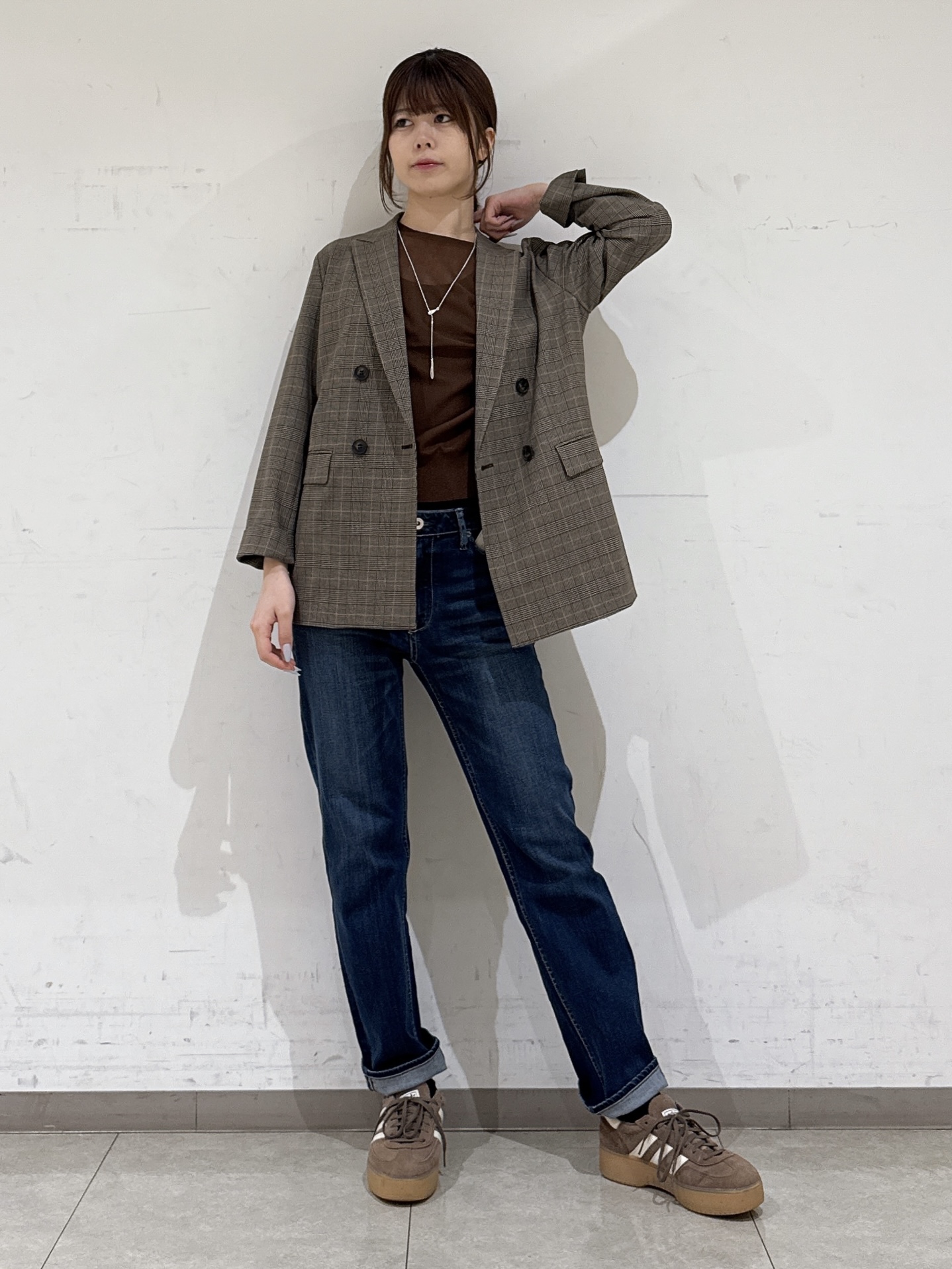 rinaさんの「INDIVI｜【褒められデニム】スリムストレート デニムパンツ」を使ったコーディネート